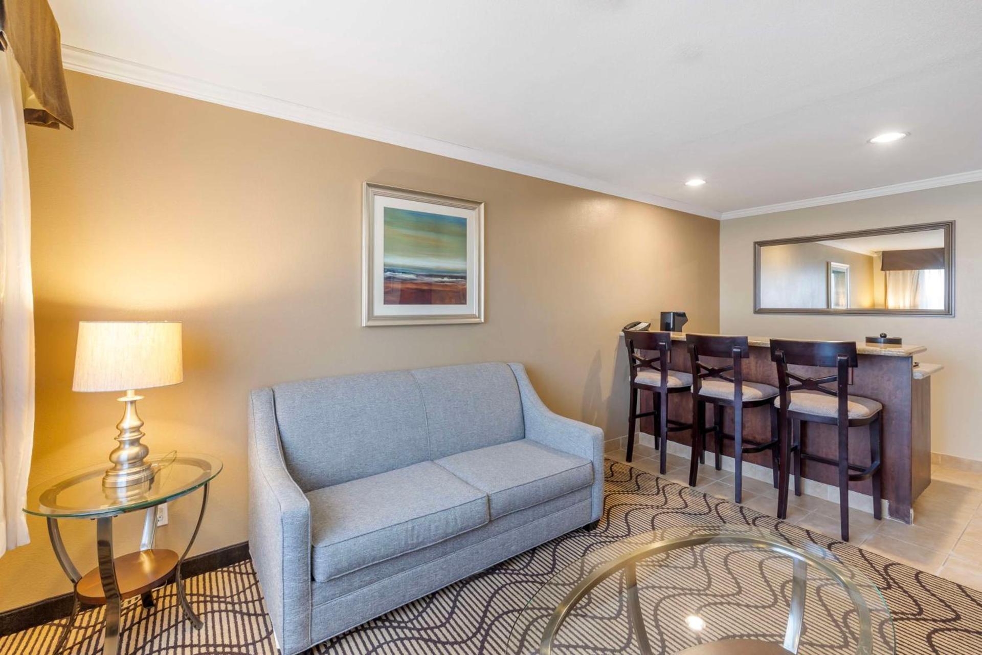 Best Western Plus Orchid Hotel & Suites photo 35