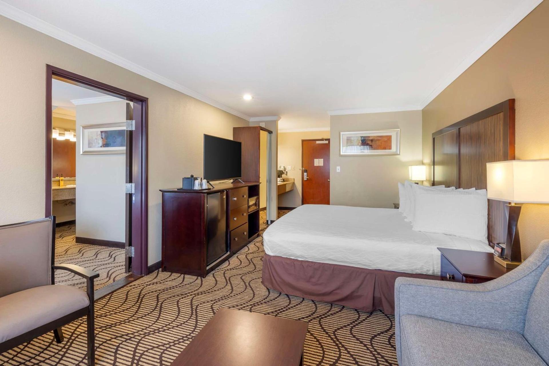 Best Western Plus Orchid Hotel & Suites photo 38
