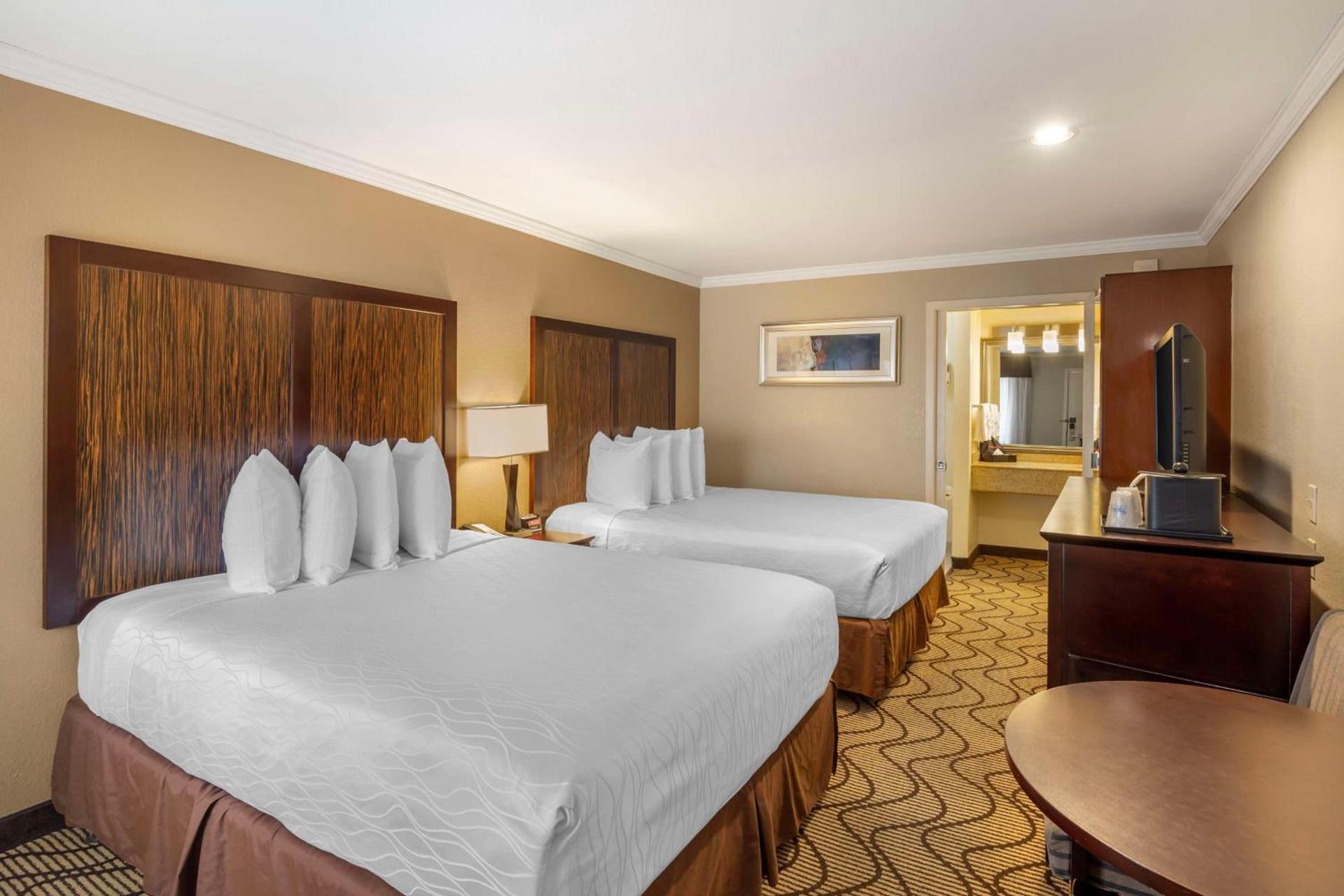 Best Western Plus Orchid Hotel & Suites photo 42