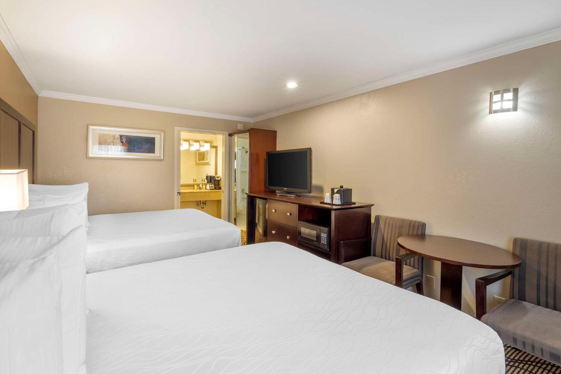 Best Western Plus Orchid Hotel & Suites photo 43