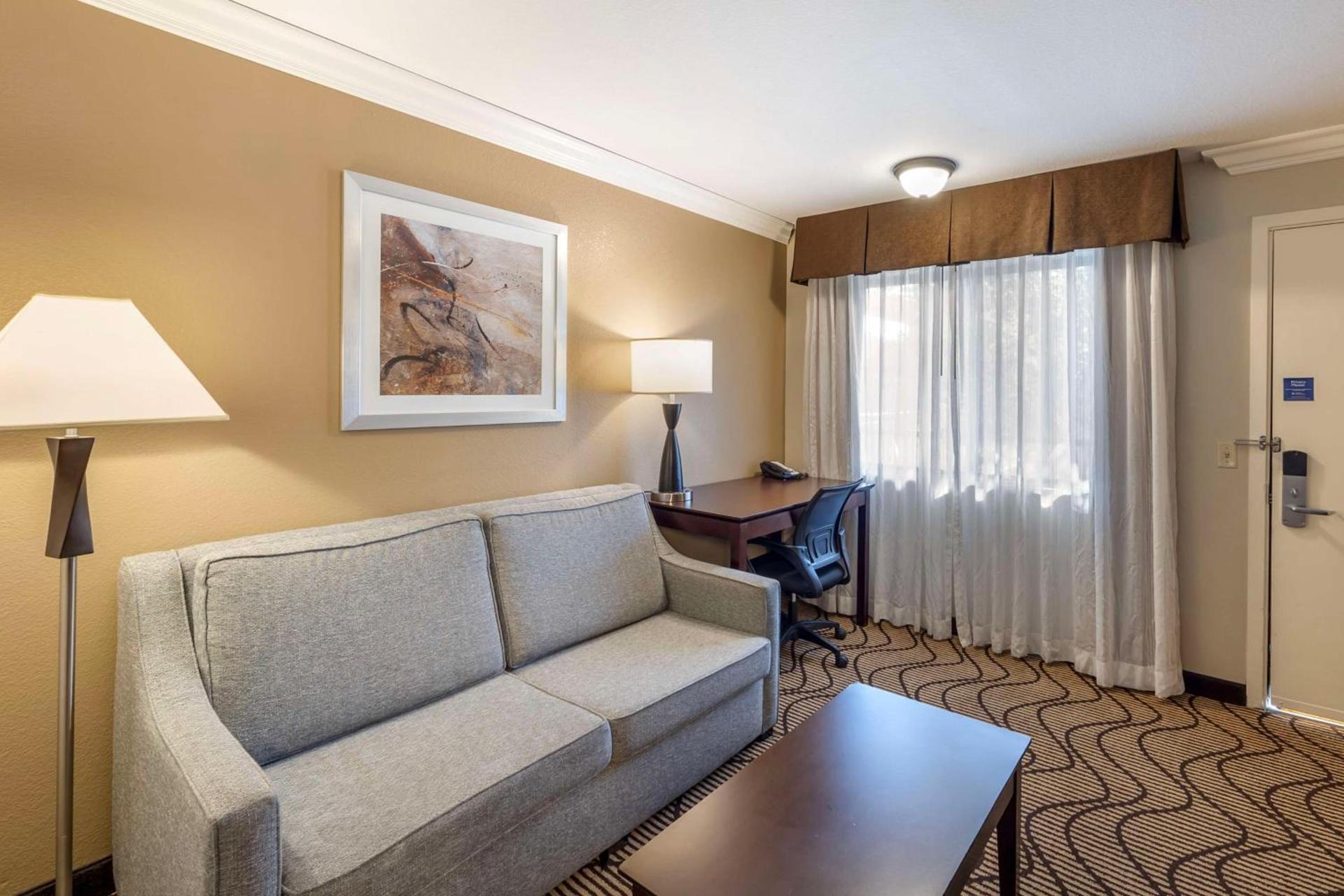 Best Western Plus Orchid Hotel & Suites photo 74