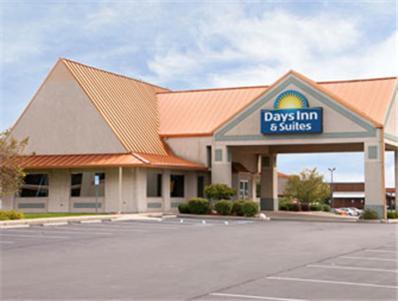 Days Inn & Suites by Wyndham Kokomo photo 12