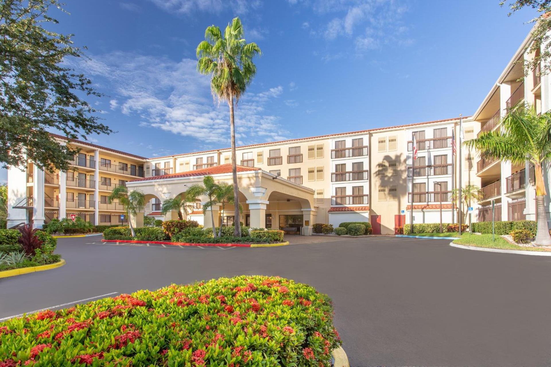 Holiday Inn & Suites Boca Raton - North photo 1