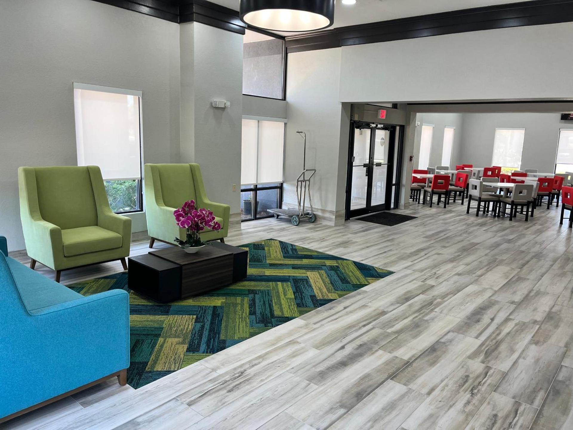 Quality Inn & Suites at Airport Blvd I-65 photo 33