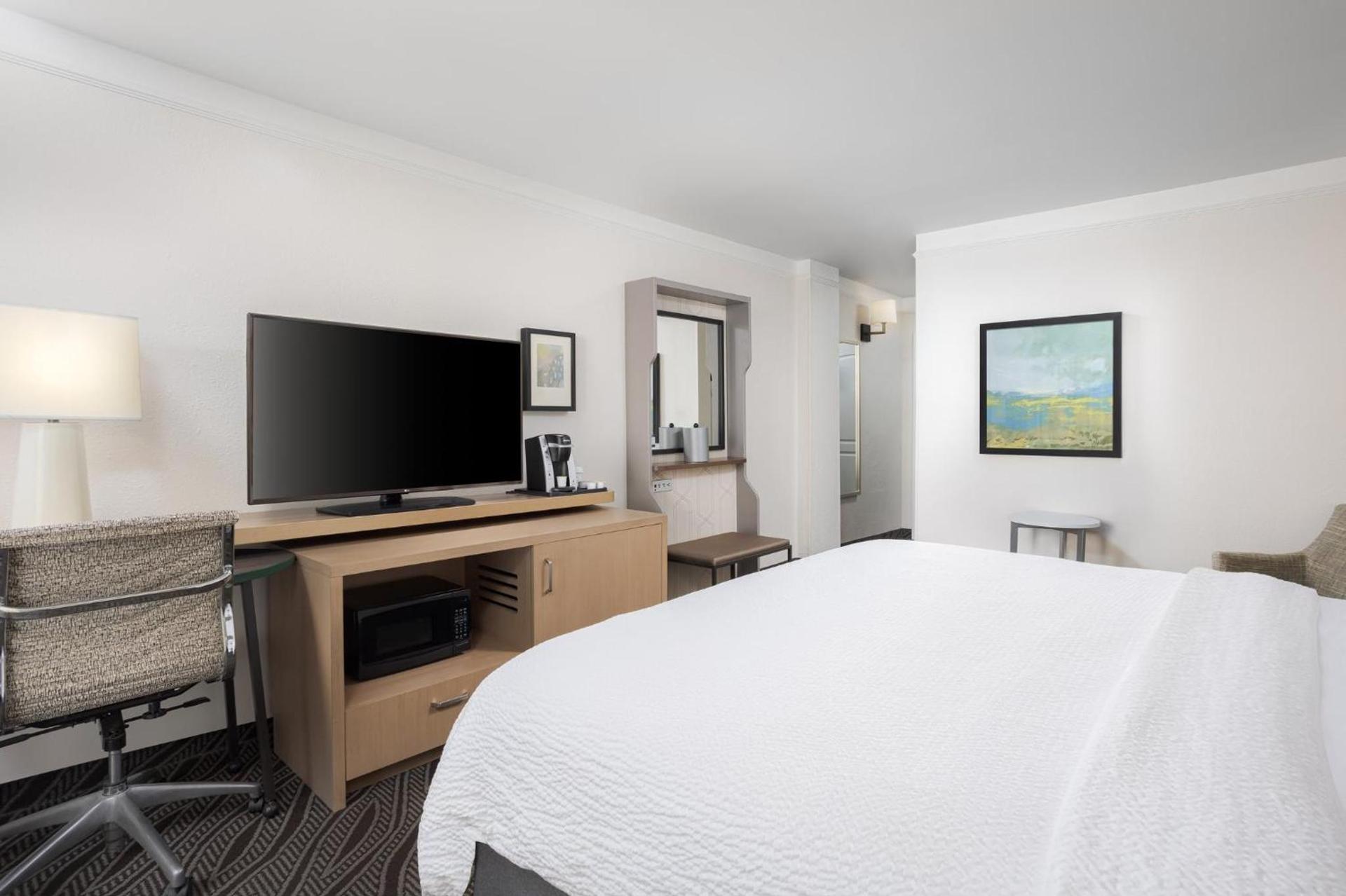 Holiday Inn Resort Oceanfront at Surfside Beach by IHG photo 73