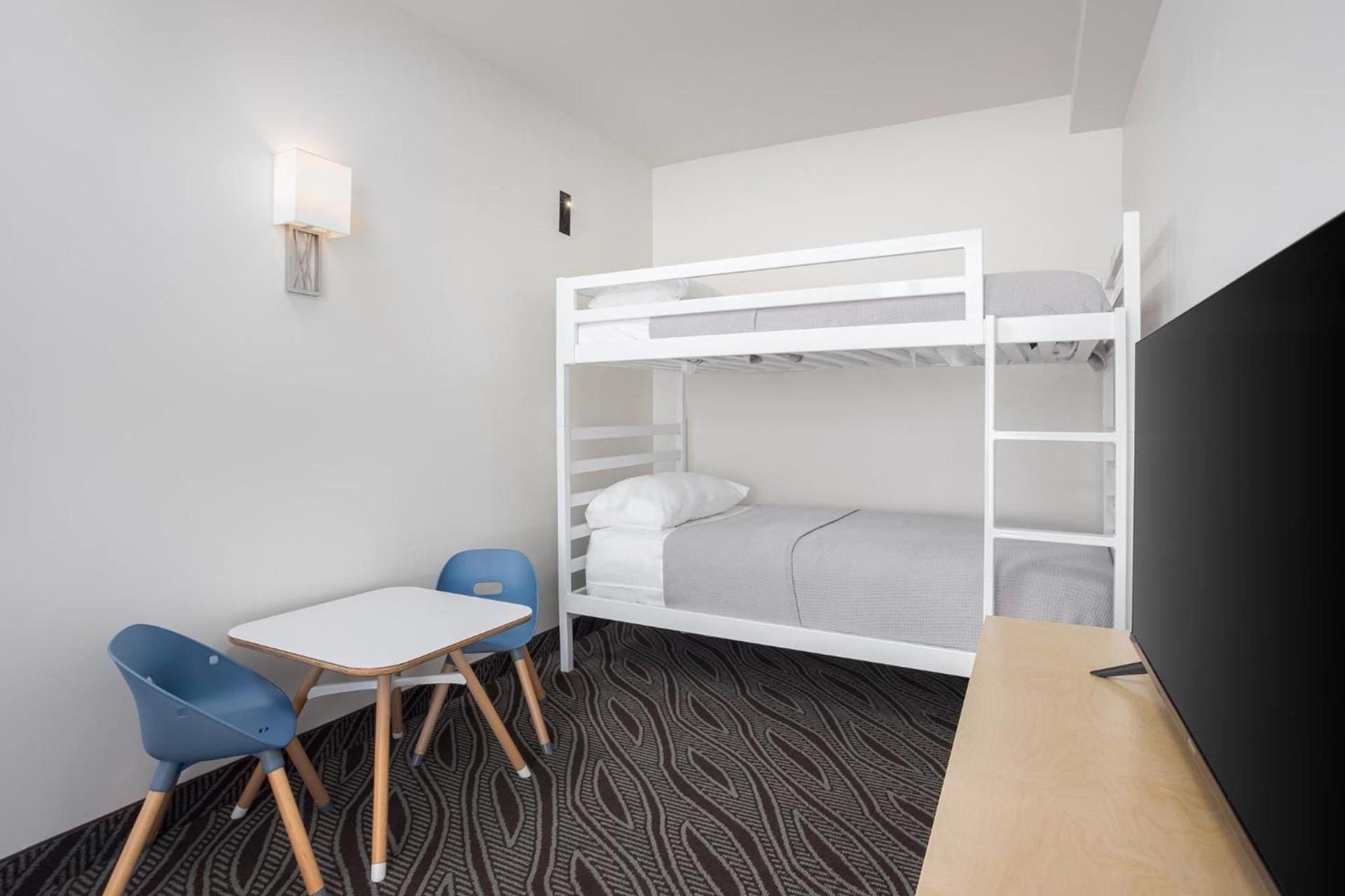 Holiday Inn Resort Oceanfront at Surfside Beach by IHG photo 86