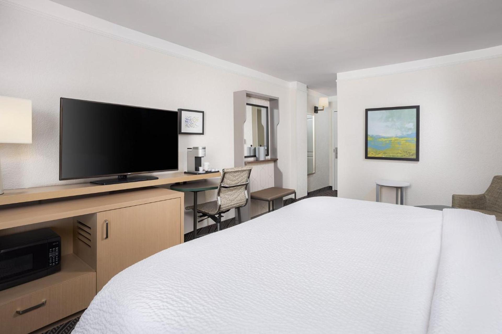 Holiday Inn Resort Oceanfront at Surfside Beach by IHG photo 91