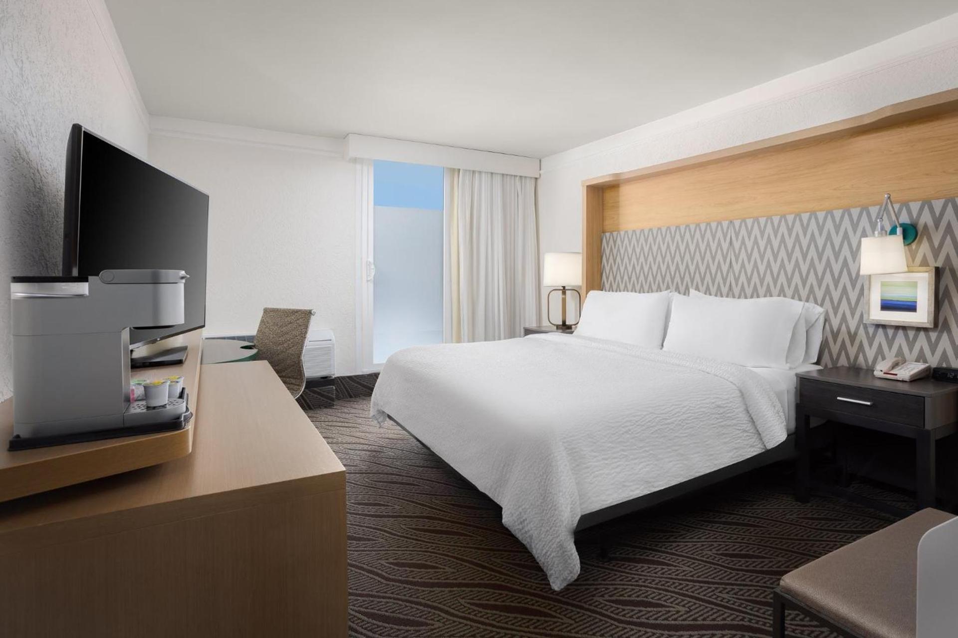 Holiday Inn Resort Oceanfront at Surfside Beach by IHG photo 92