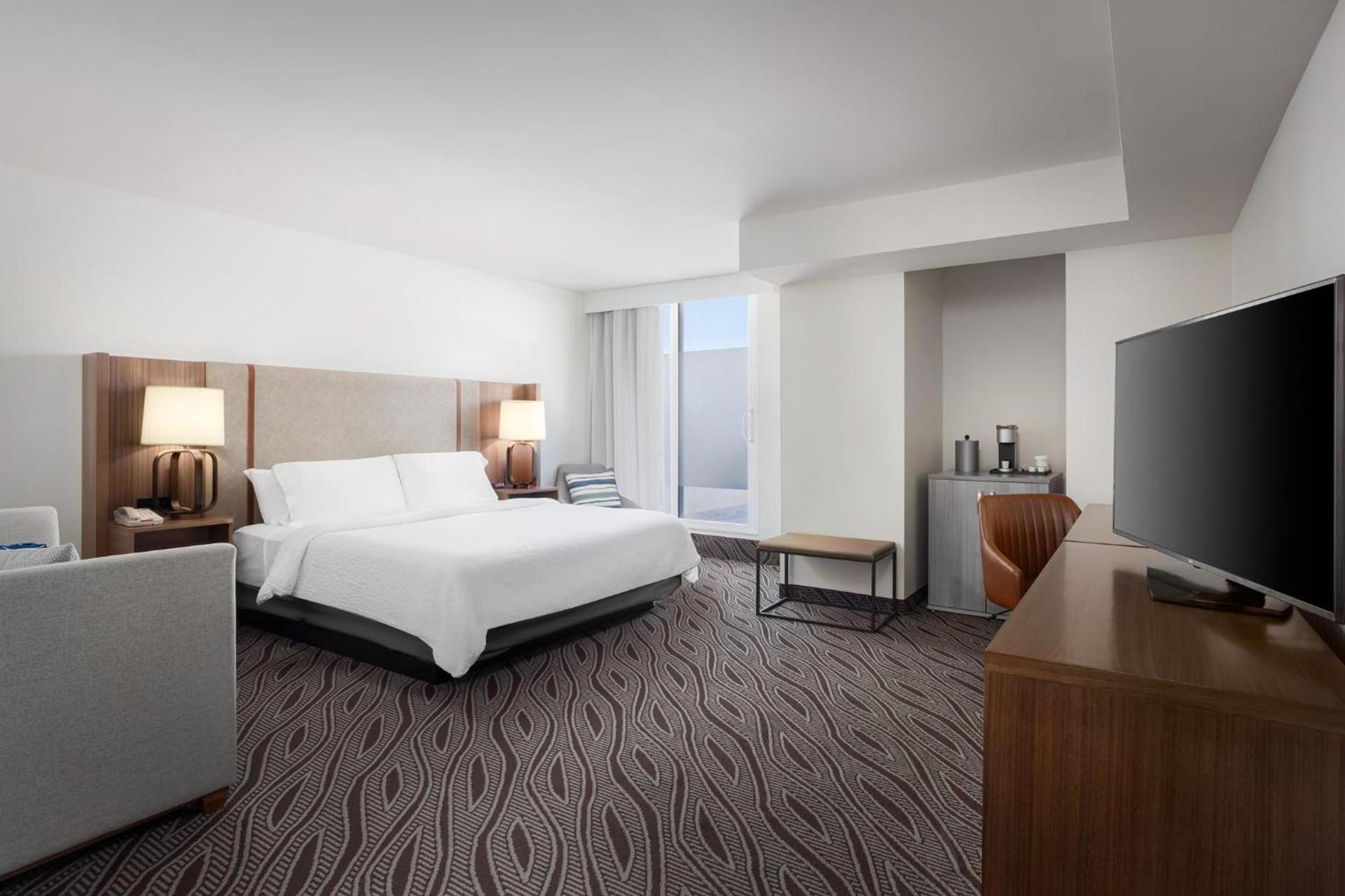 Holiday Inn Resort Oceanfront at Surfside Beach by IHG photo 89