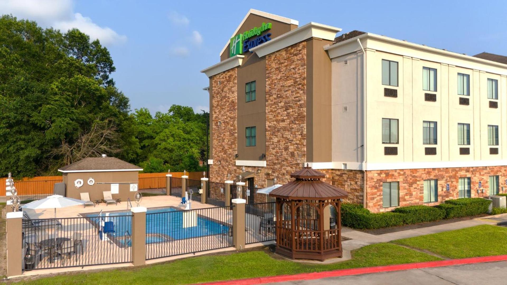 Holiday Inn Express & Suites Cleveland by IHG photo 52