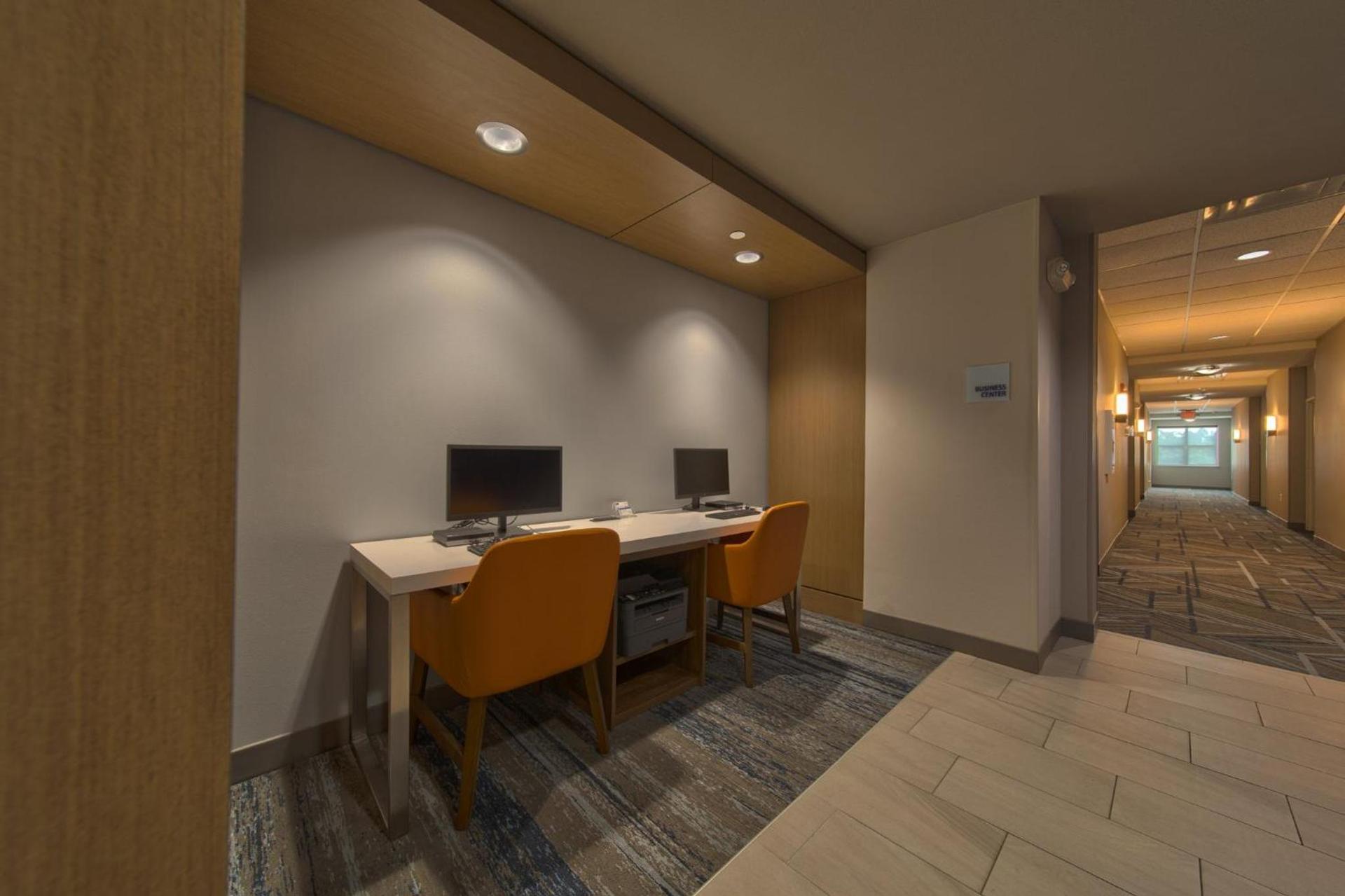 Holiday Inn Express & Suites Cleveland by IHG photo 64