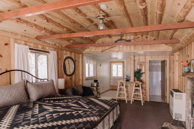 oak knoll lodge photo 55