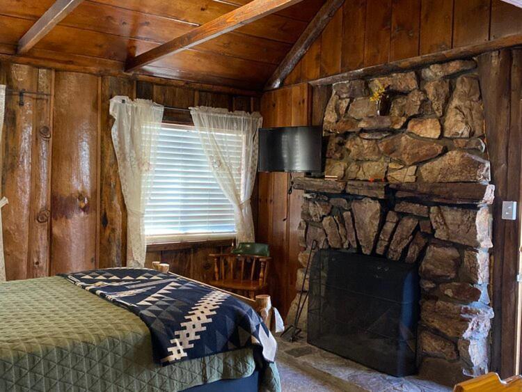 oak knoll lodge photo 10