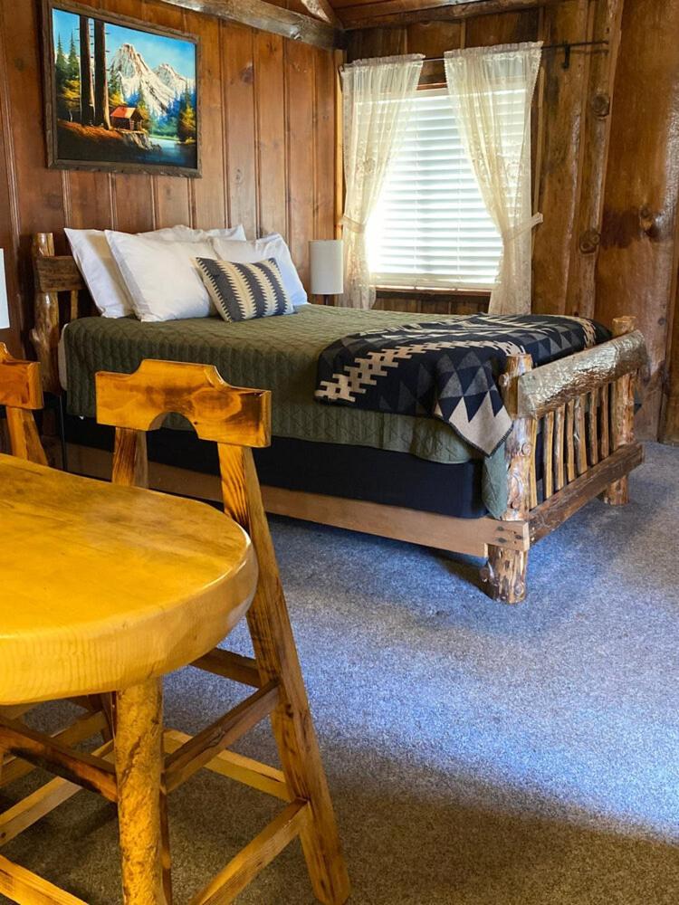 oak knoll lodge photo 14