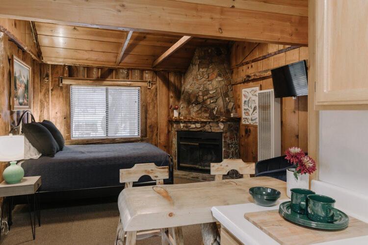 oak knoll lodge photo 64