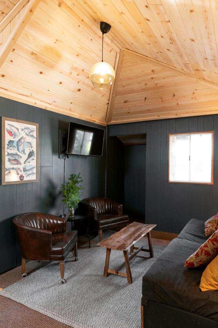 oak knoll lodge photo 67