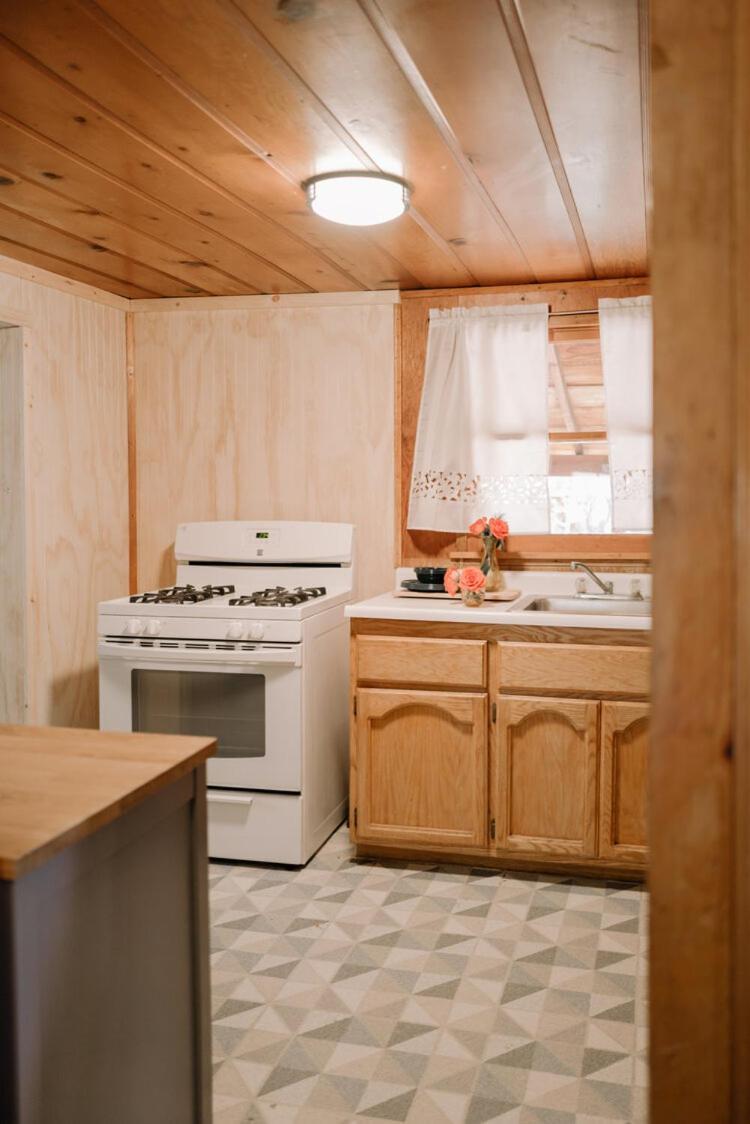 oak knoll lodge photo 71