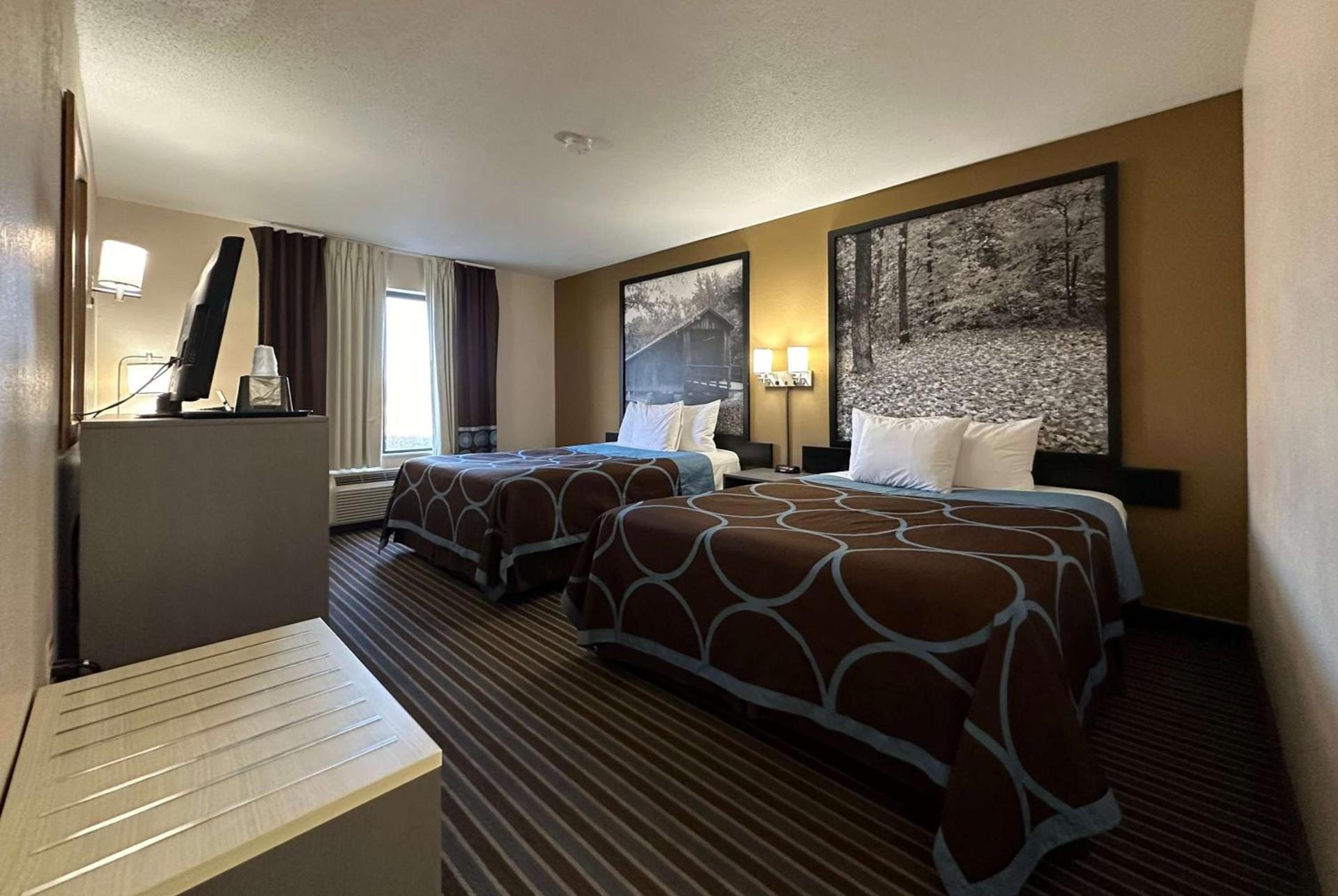 Super 8 by Wyndham Columbia Clark Lane photo 10