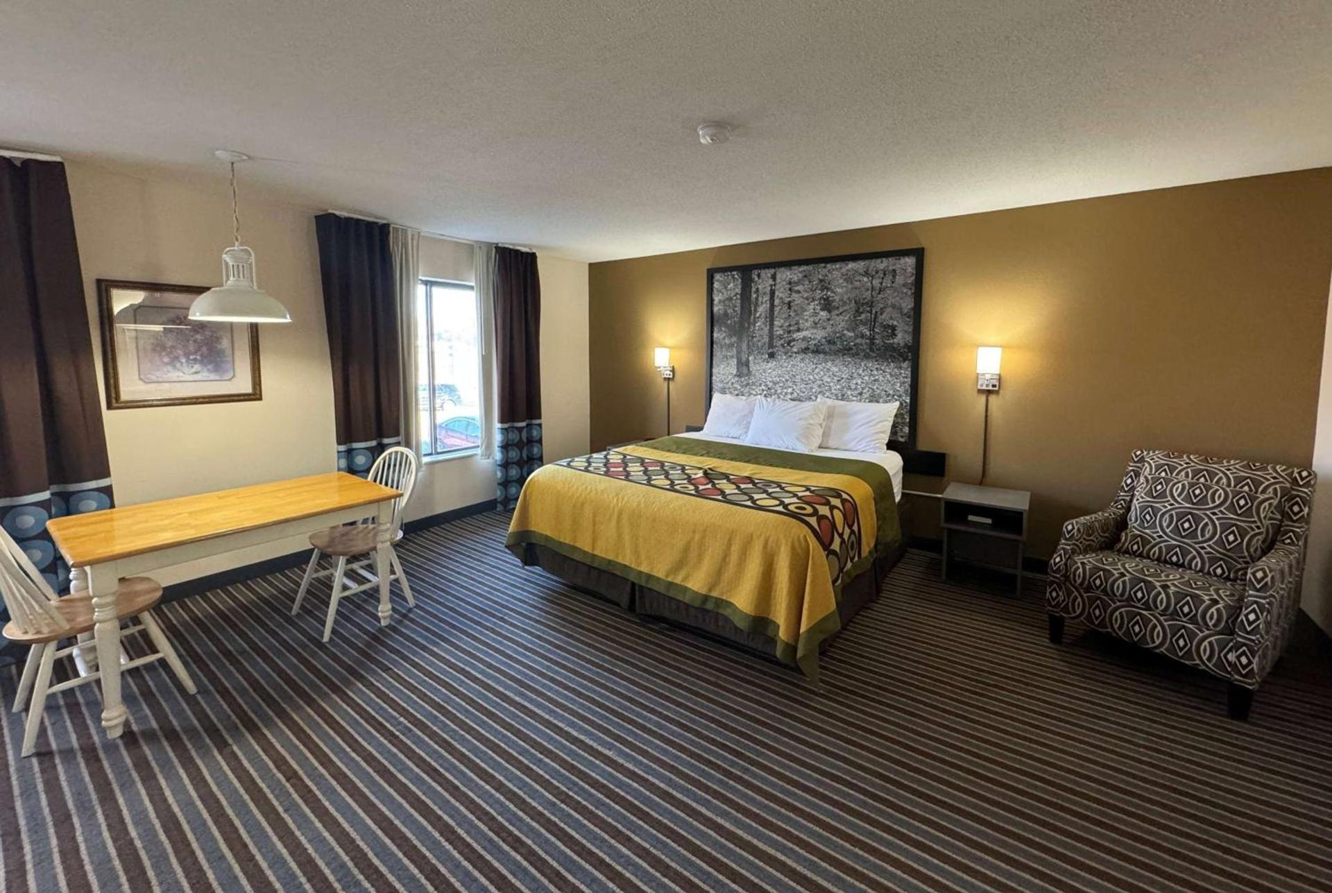 Super 8 by Wyndham Columbia Clark Lane photo 14