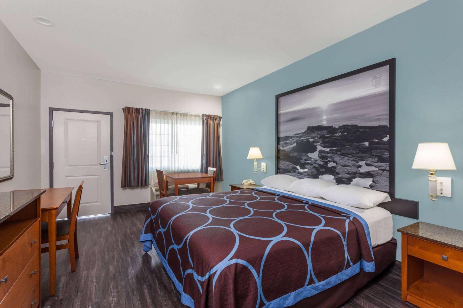 Super 8 by Wyndham El Cajon San Diego photo 14