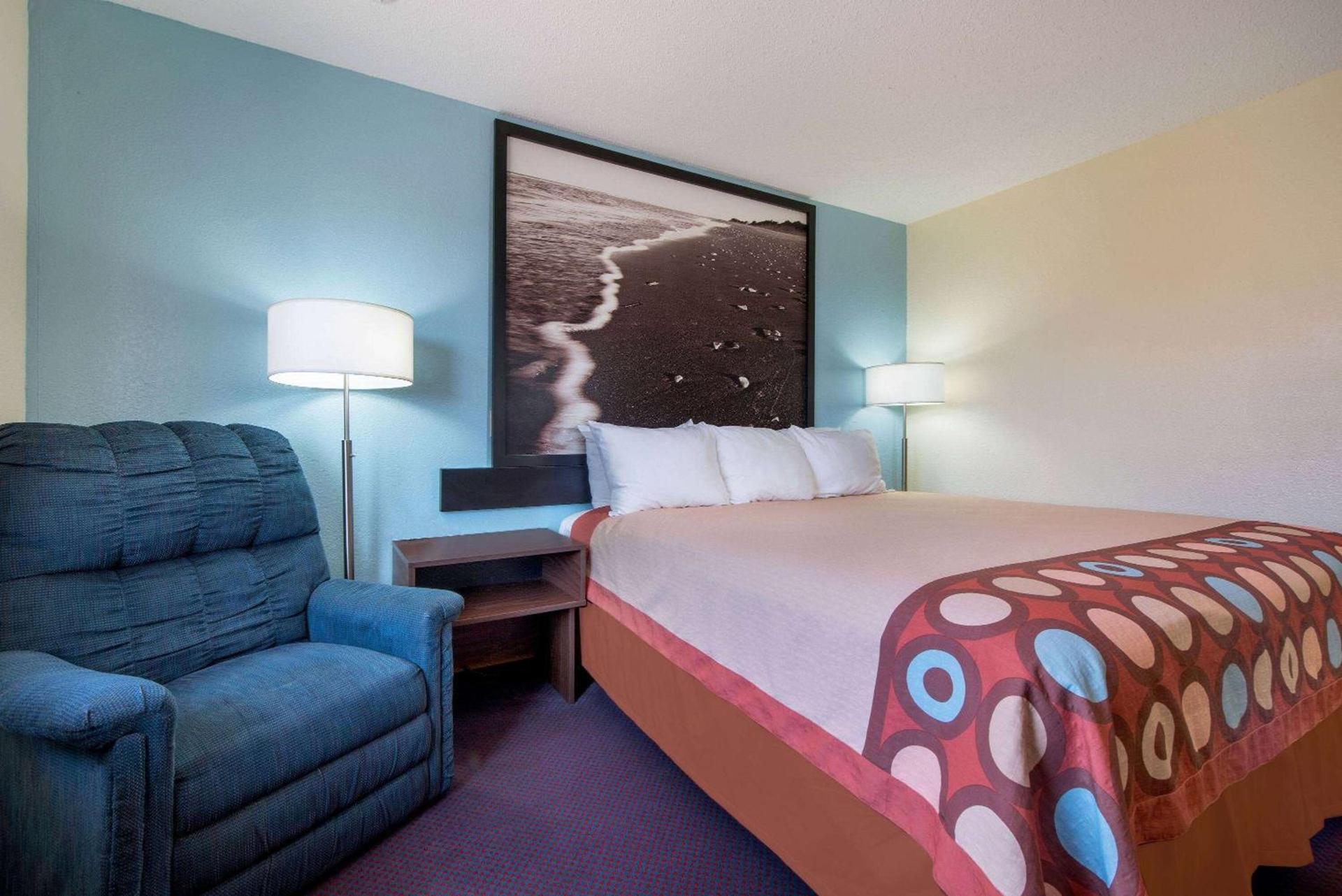 Super 8 by Wyndham College Station photo 5