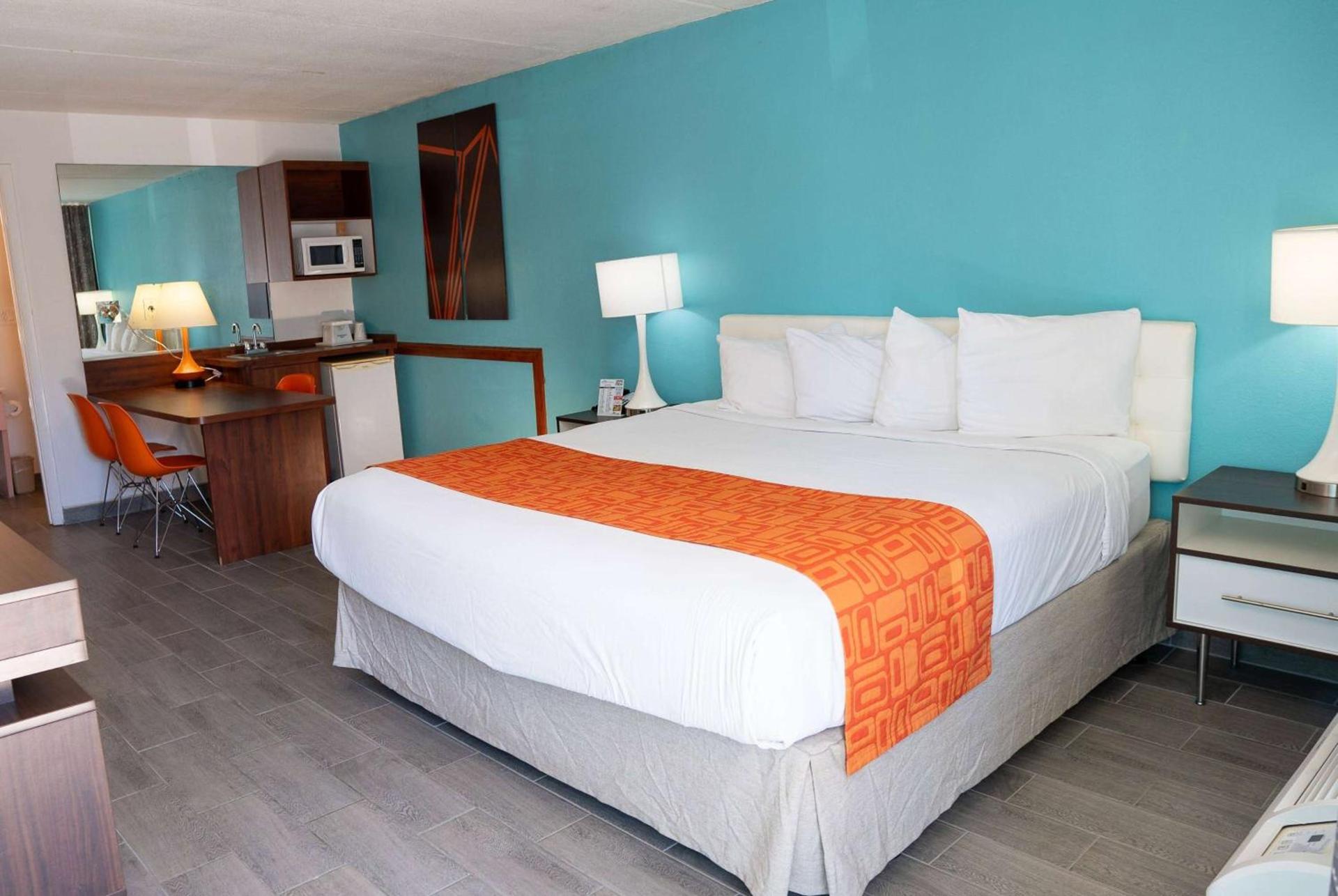Howard Johnson by Wyndham Clearwater - Dunedin photo 25