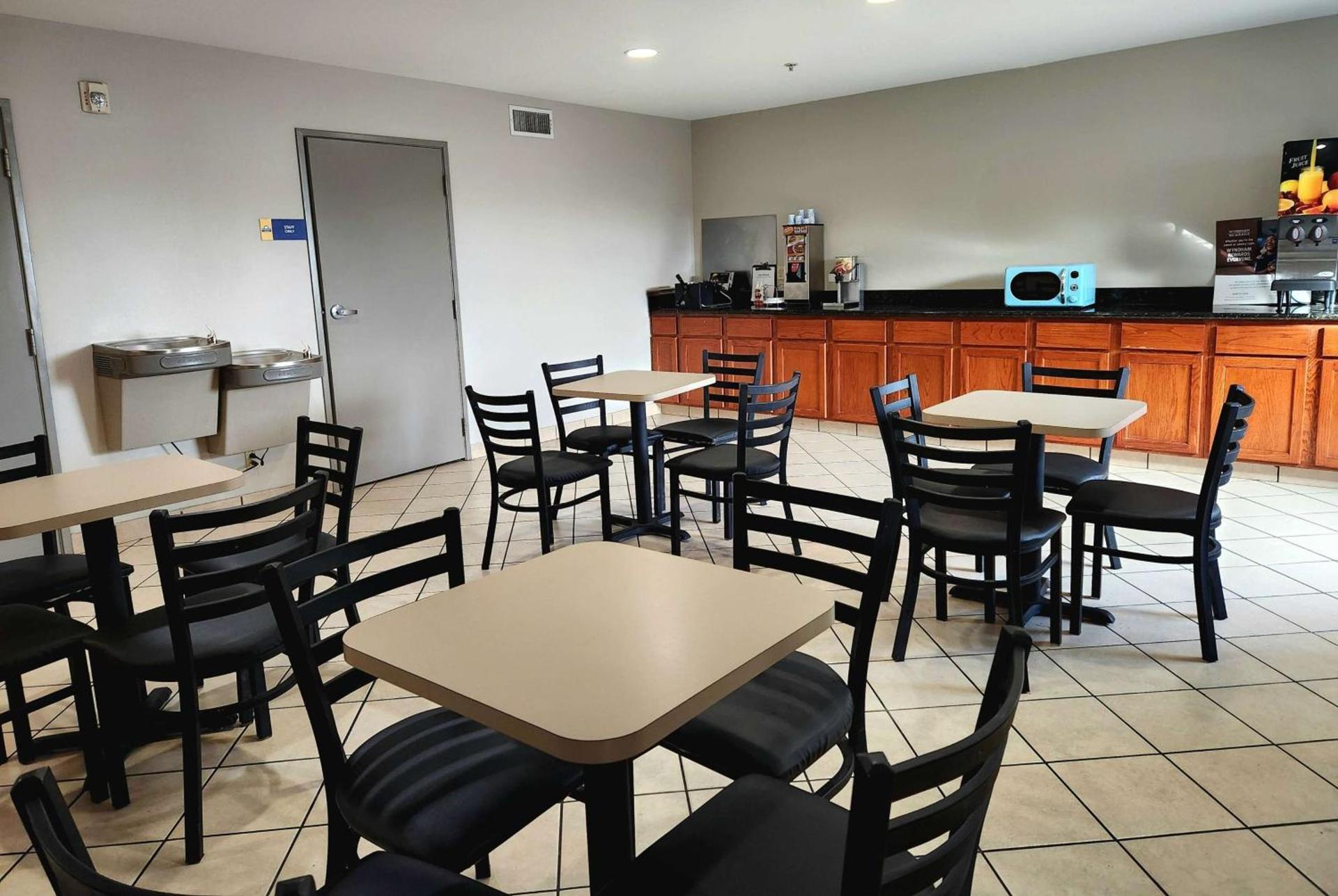 Days Inn & Suites by Wyndham Thibodaux photo 58