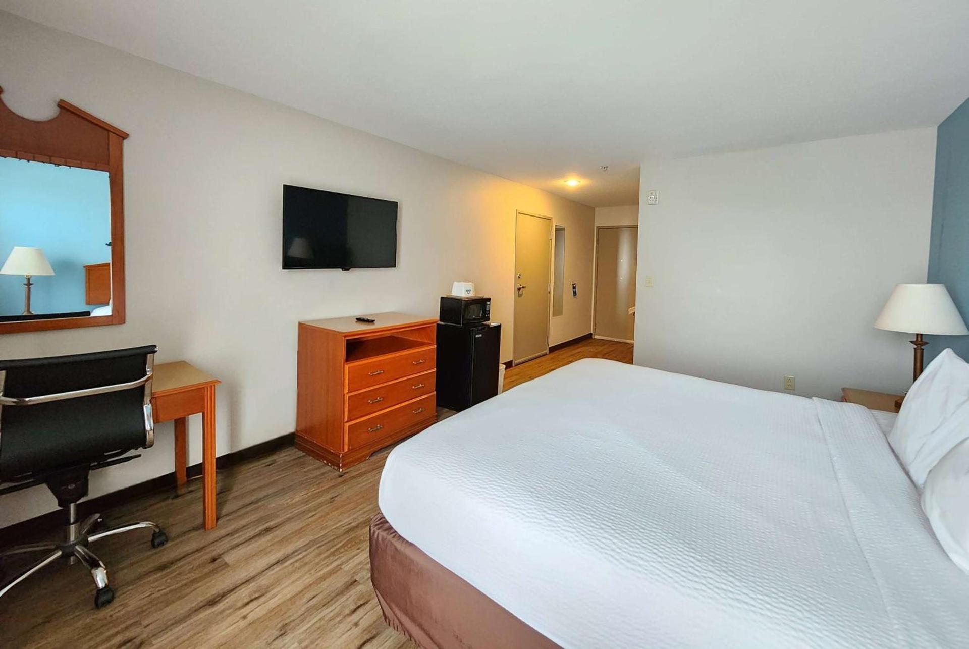 Days Inn & Suites by Wyndham Thibodaux photo 32