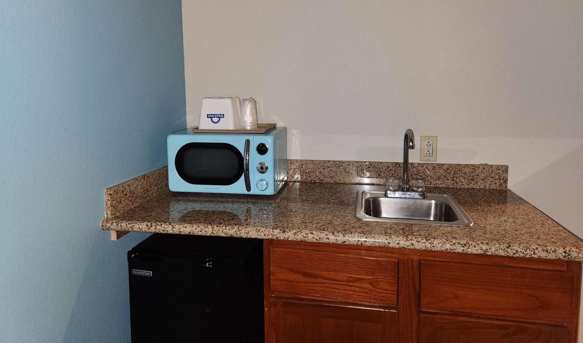 Days Inn & Suites by Wyndham Thibodaux photo 47