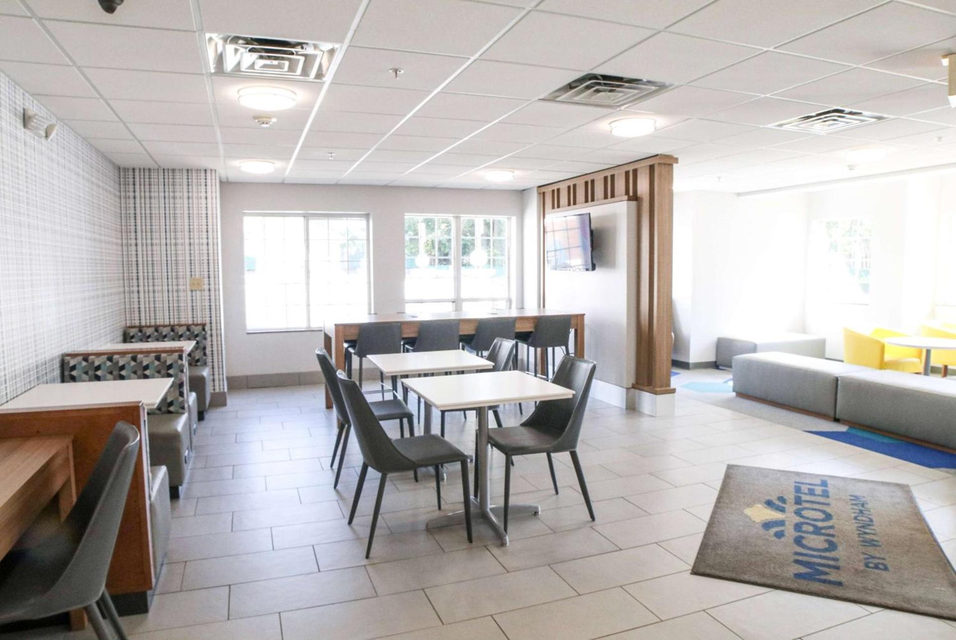 Microtel Inn & Suites by Wyndham Charlotte/Northlake photo 32