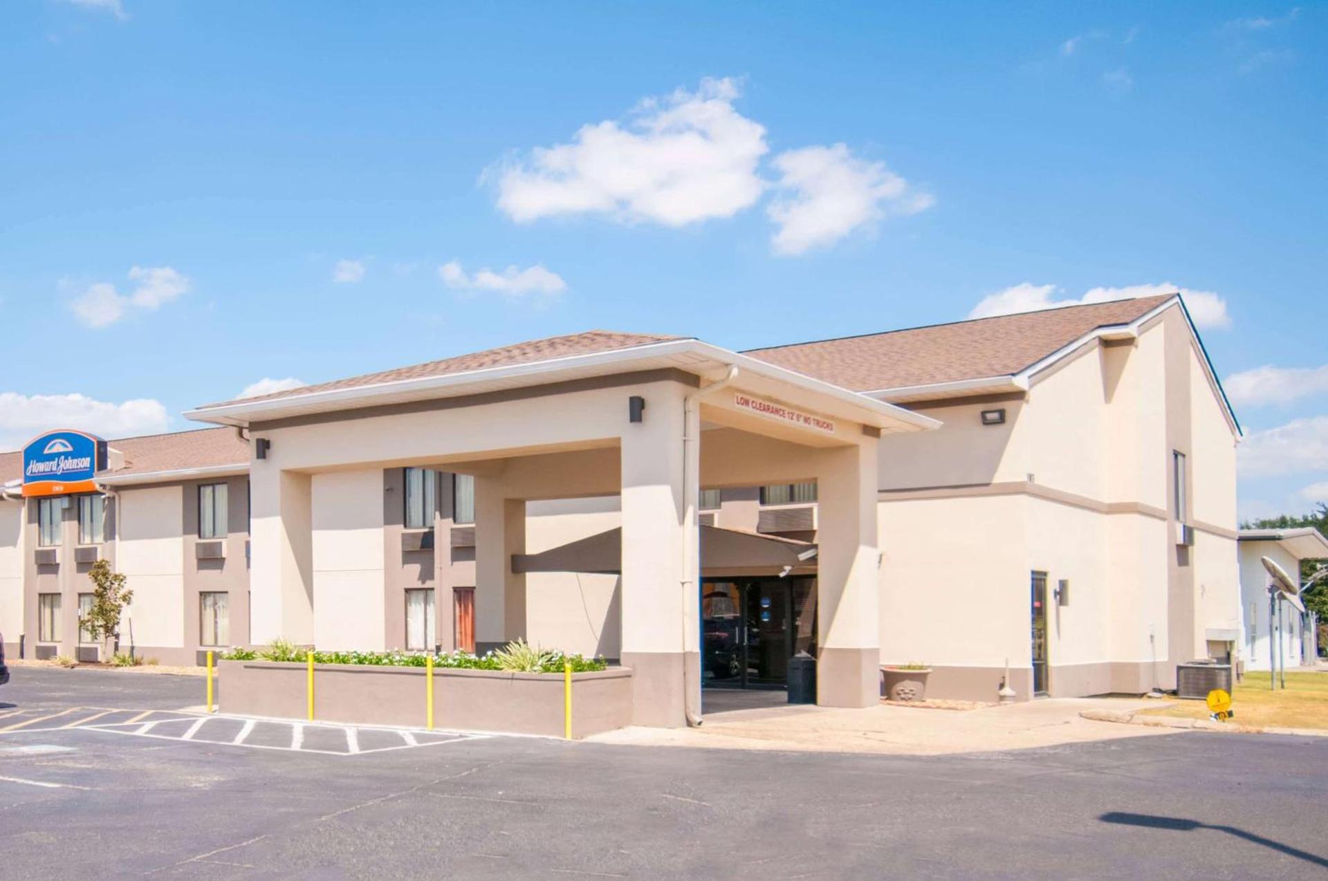 Howard Johnson by Wyndham Scott Lafayette photo 3