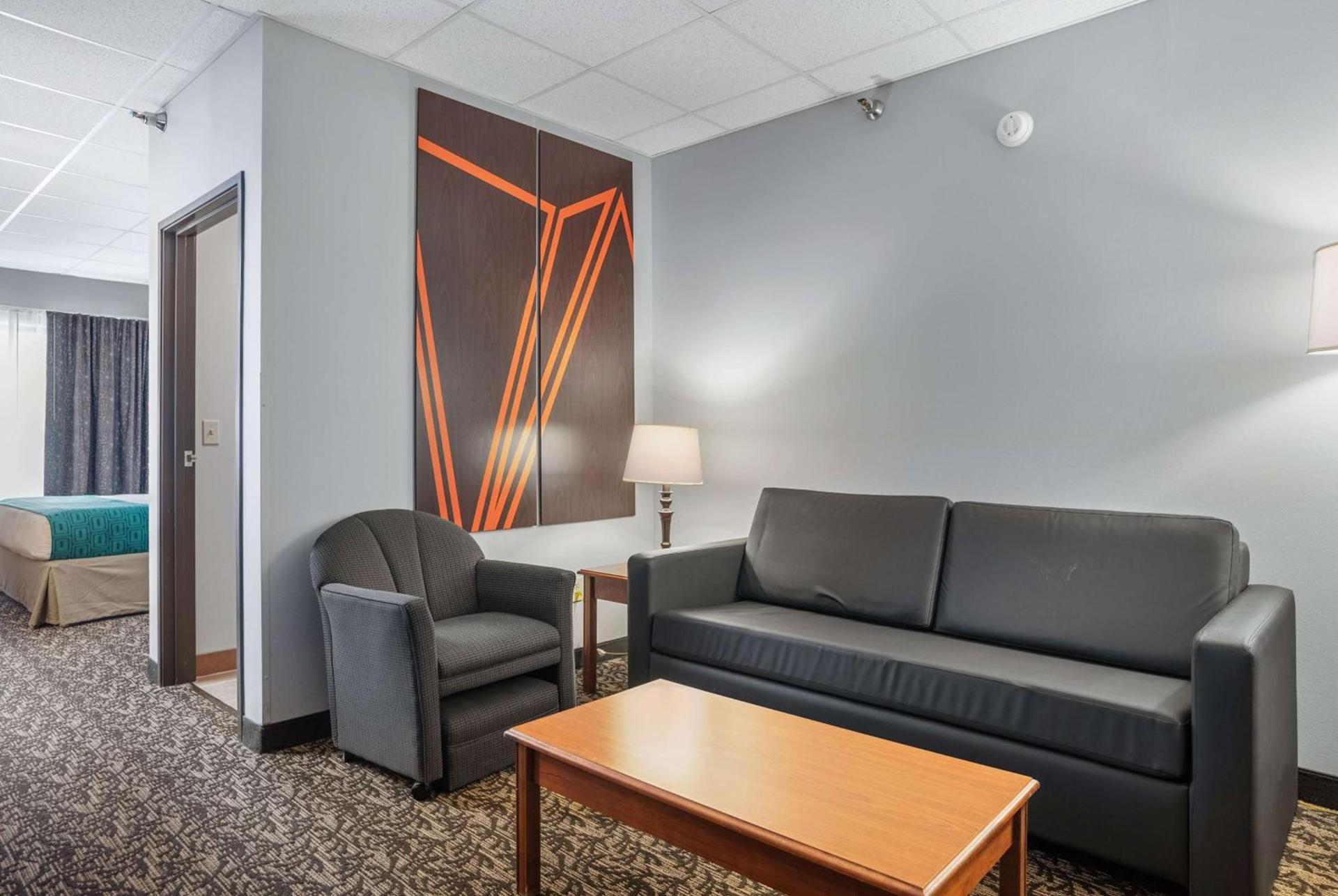 Elevation Inn & Suites, Trademark Collection by Wyndham Downtown Rapid City- Walking Distance To The Monument photo 80