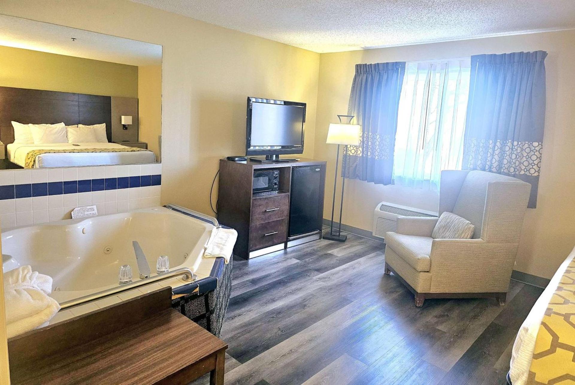 Baymont by Wyndham Rolla photo 12