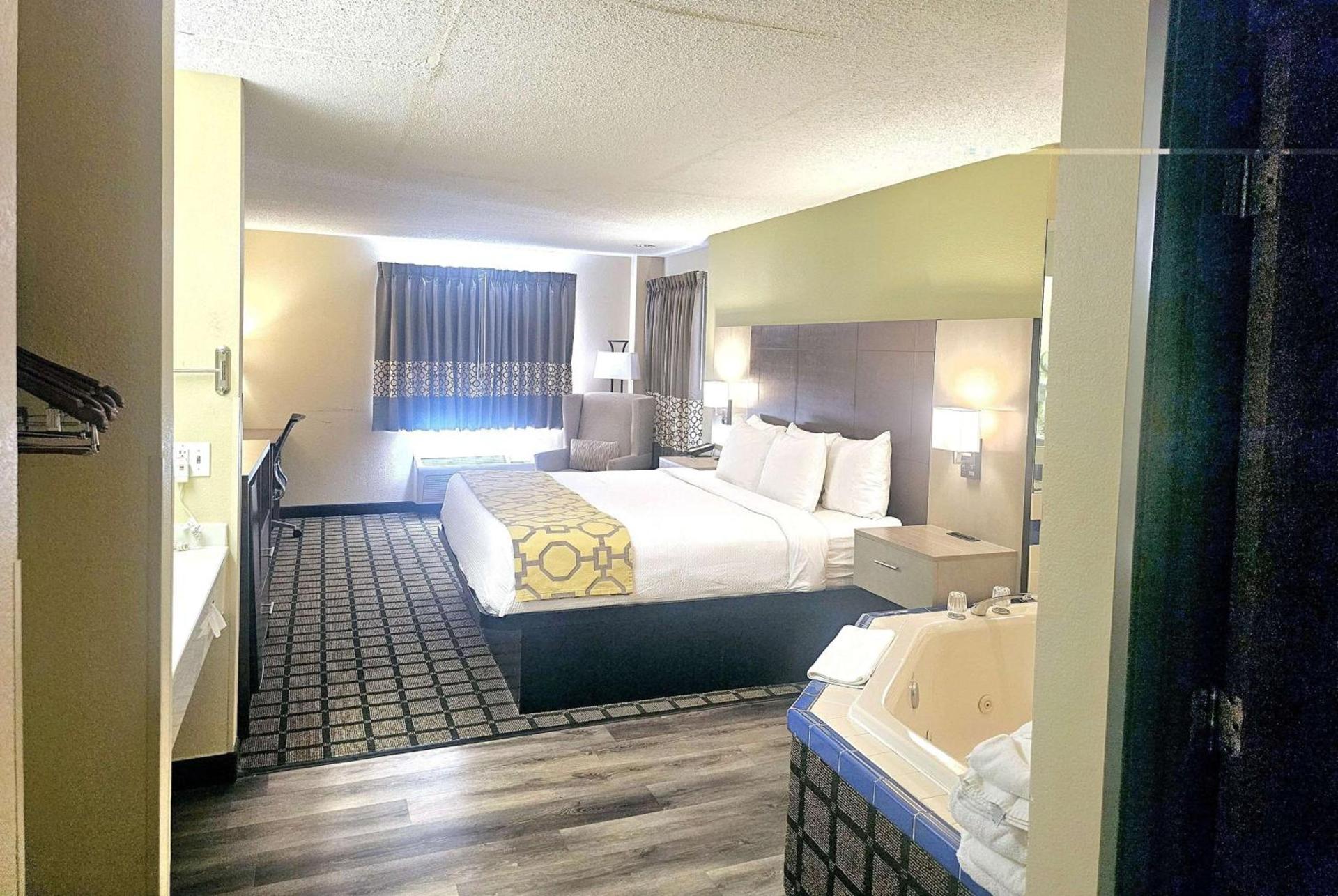 Baymont by Wyndham Rolla photo 21