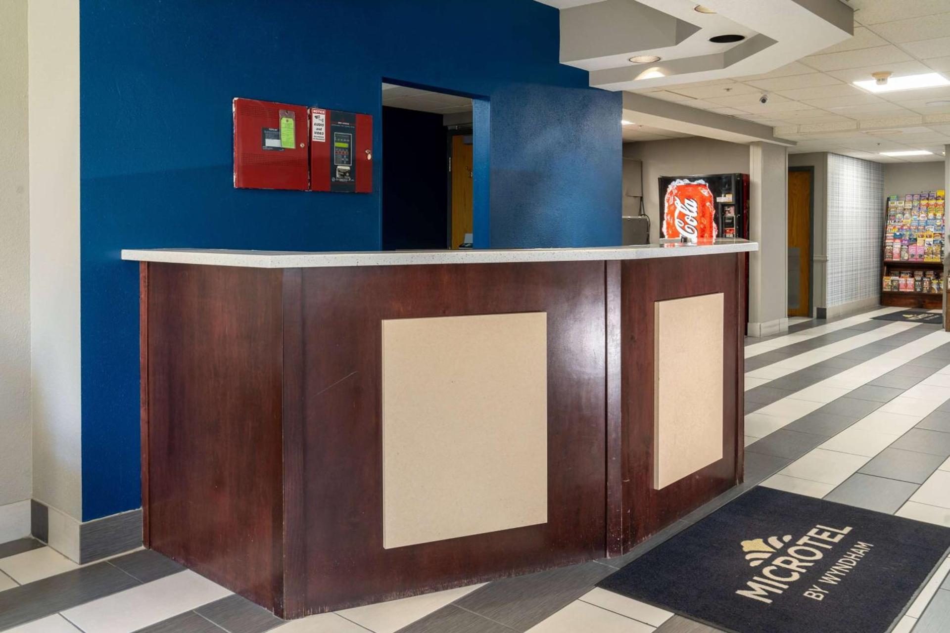 Microtel Inn & Suites by Wyndham Pigeon Forge photo 4
