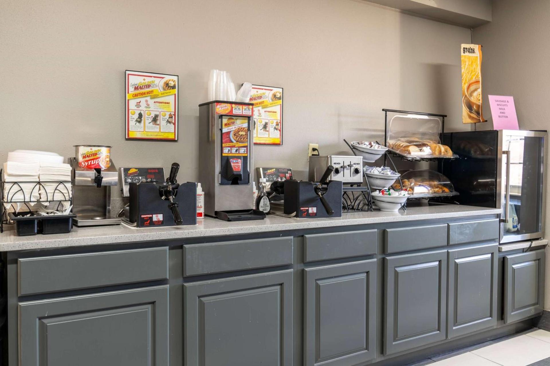 Microtel Inn & Suites by Wyndham Pigeon Forge photo 6