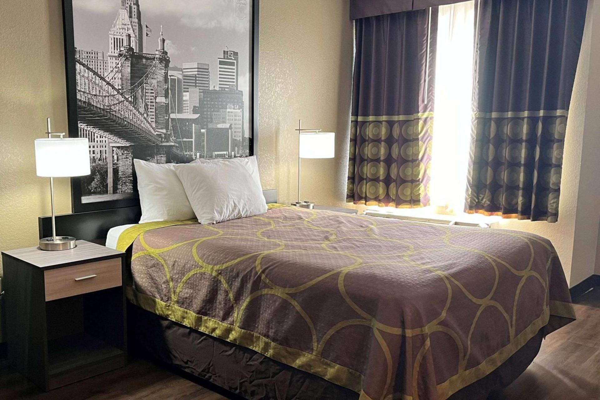 Super 8 by Wyndham Harrison OH photo 3