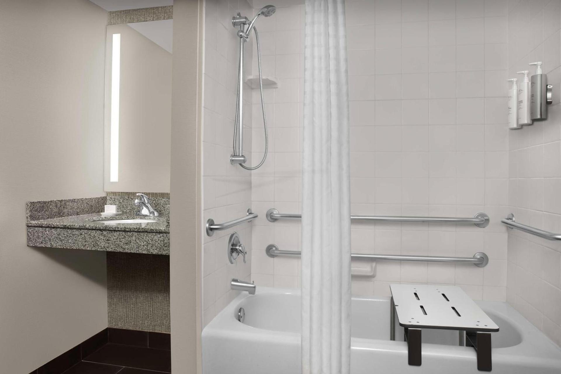 Hilton Garden Inn Hoffman Estates photo 54