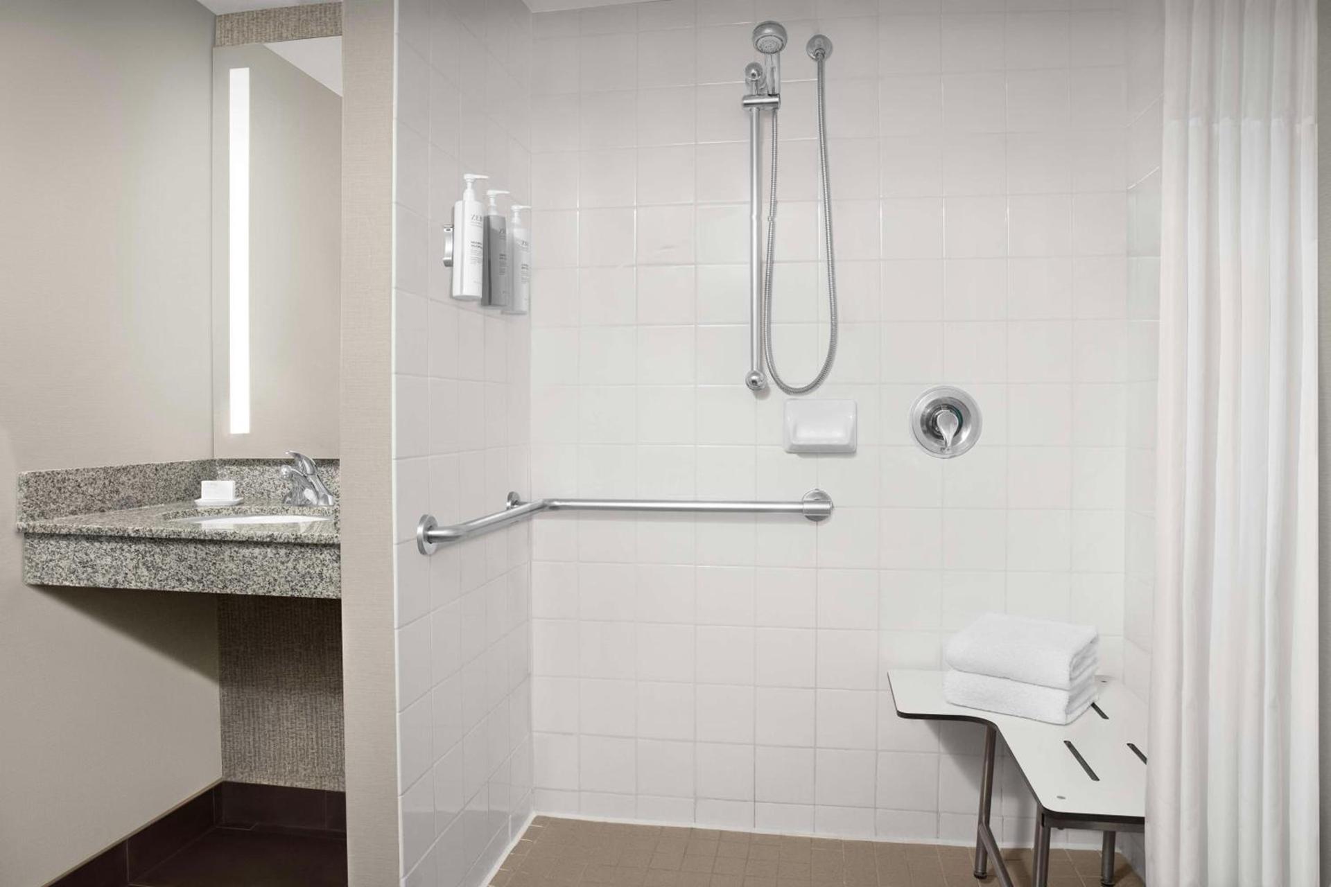 Hilton Garden Inn Hoffman Estates photo 45