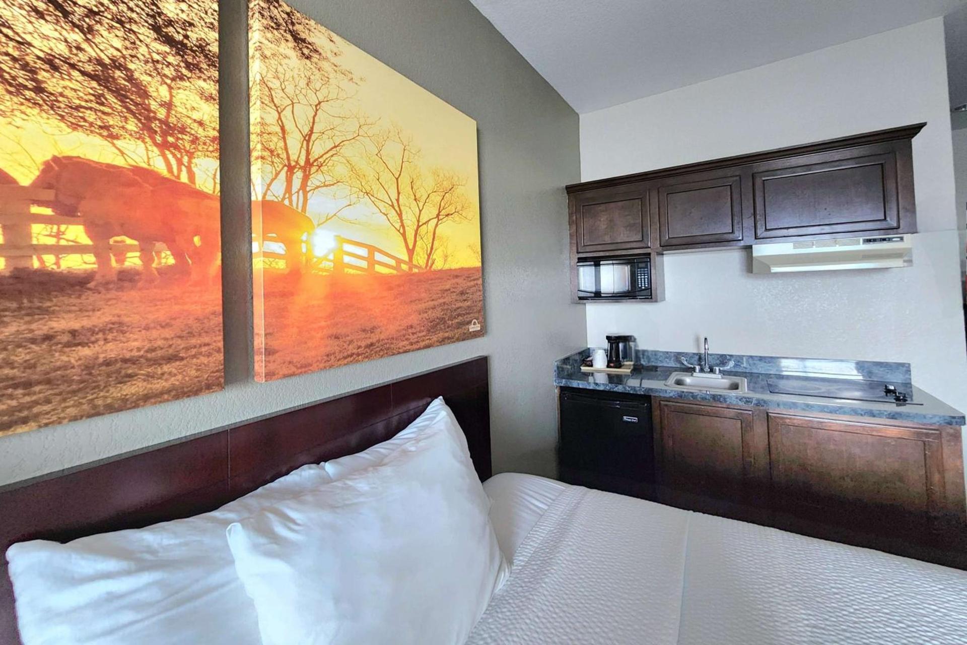 Days Inn by Wyndham Kemah photo 81