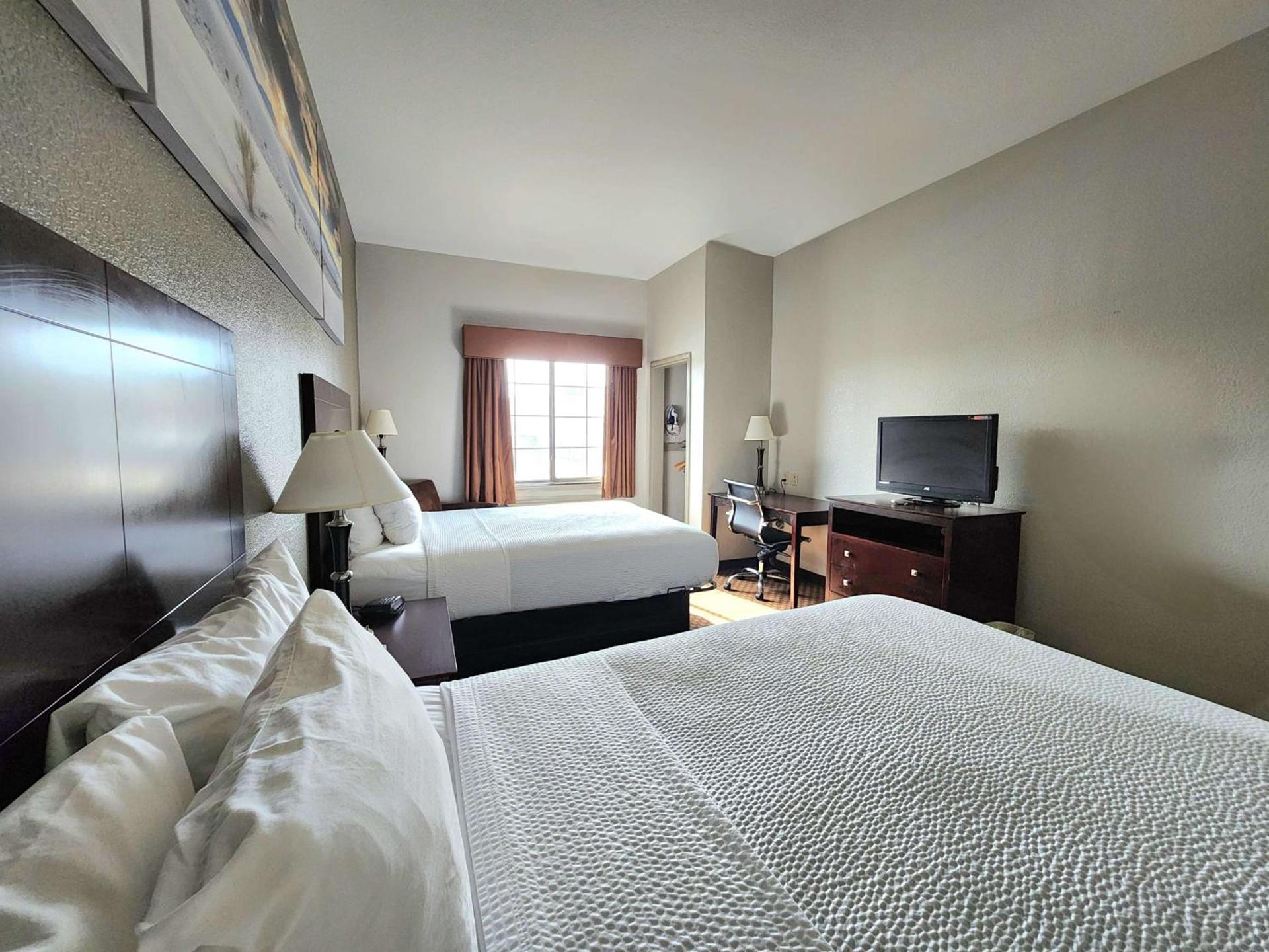 Days Inn by Wyndham Kemah photo 57