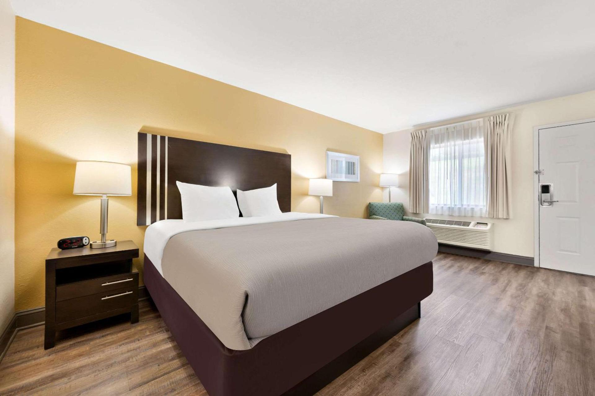 Quality Inn Pelham I-65 exit 246 photo 14