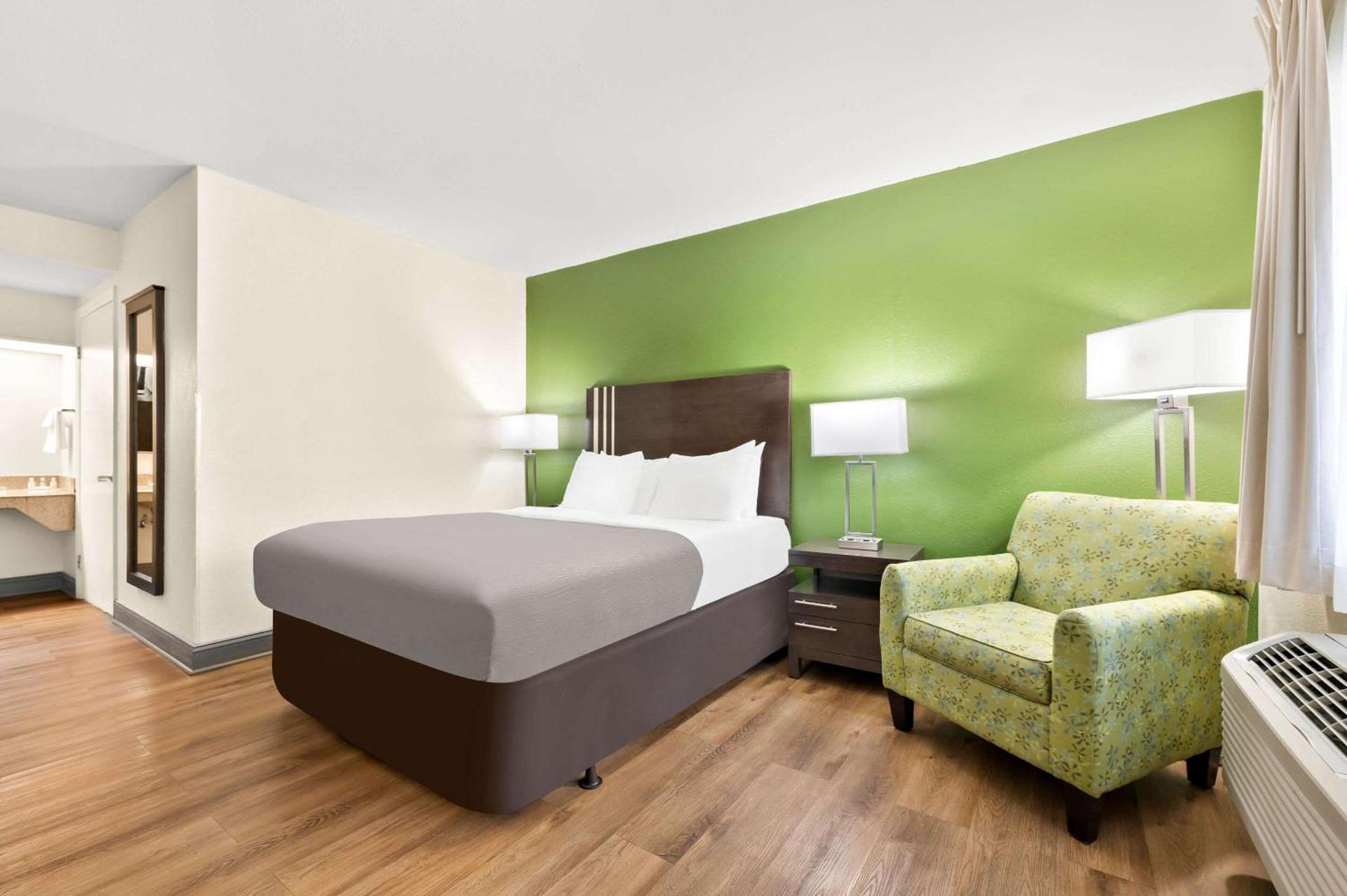 Quality Inn Pelham I-65 exit 246 photo 27