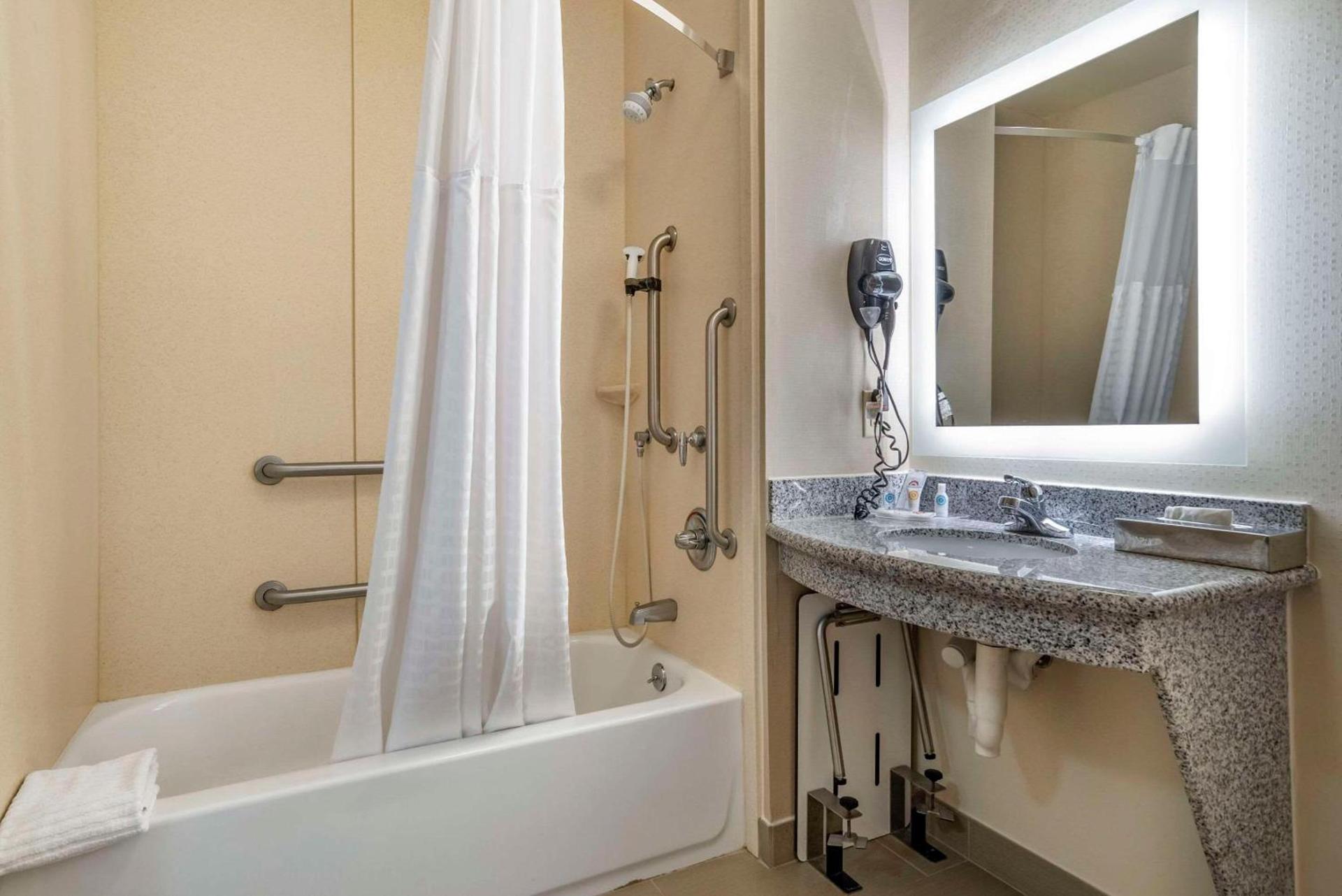 Comfort Suites Flowood - Jackson Airport photo 22