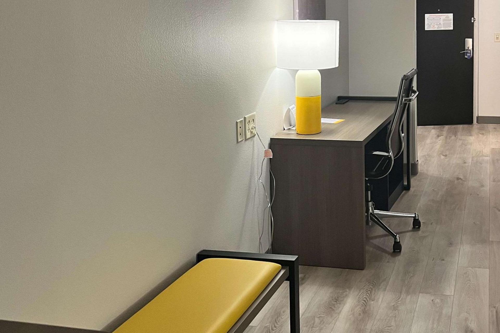 Comfort Suites Simpsonville - Greenville photo 9