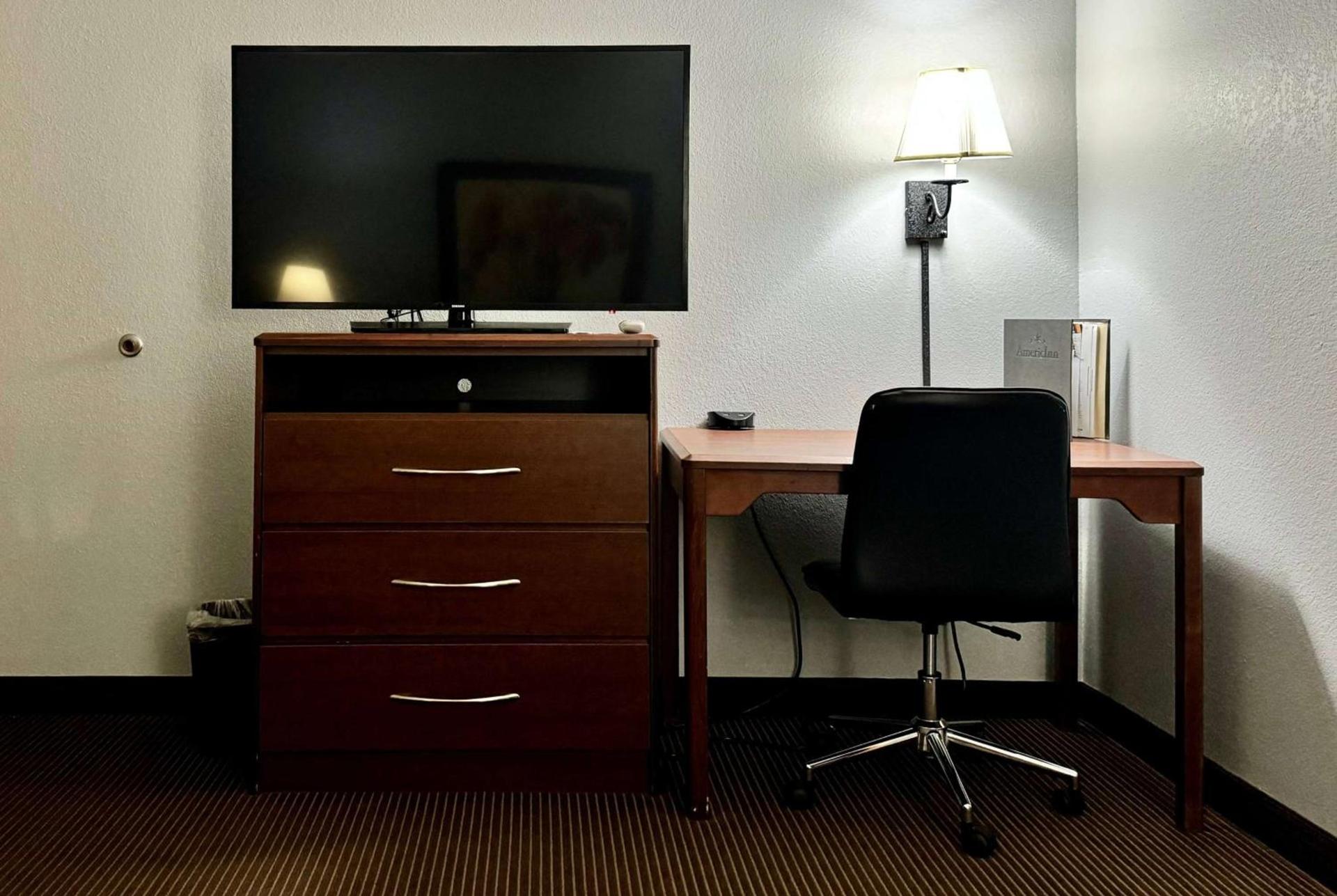 AmericInn by Wyndham Stillwater photo 15
