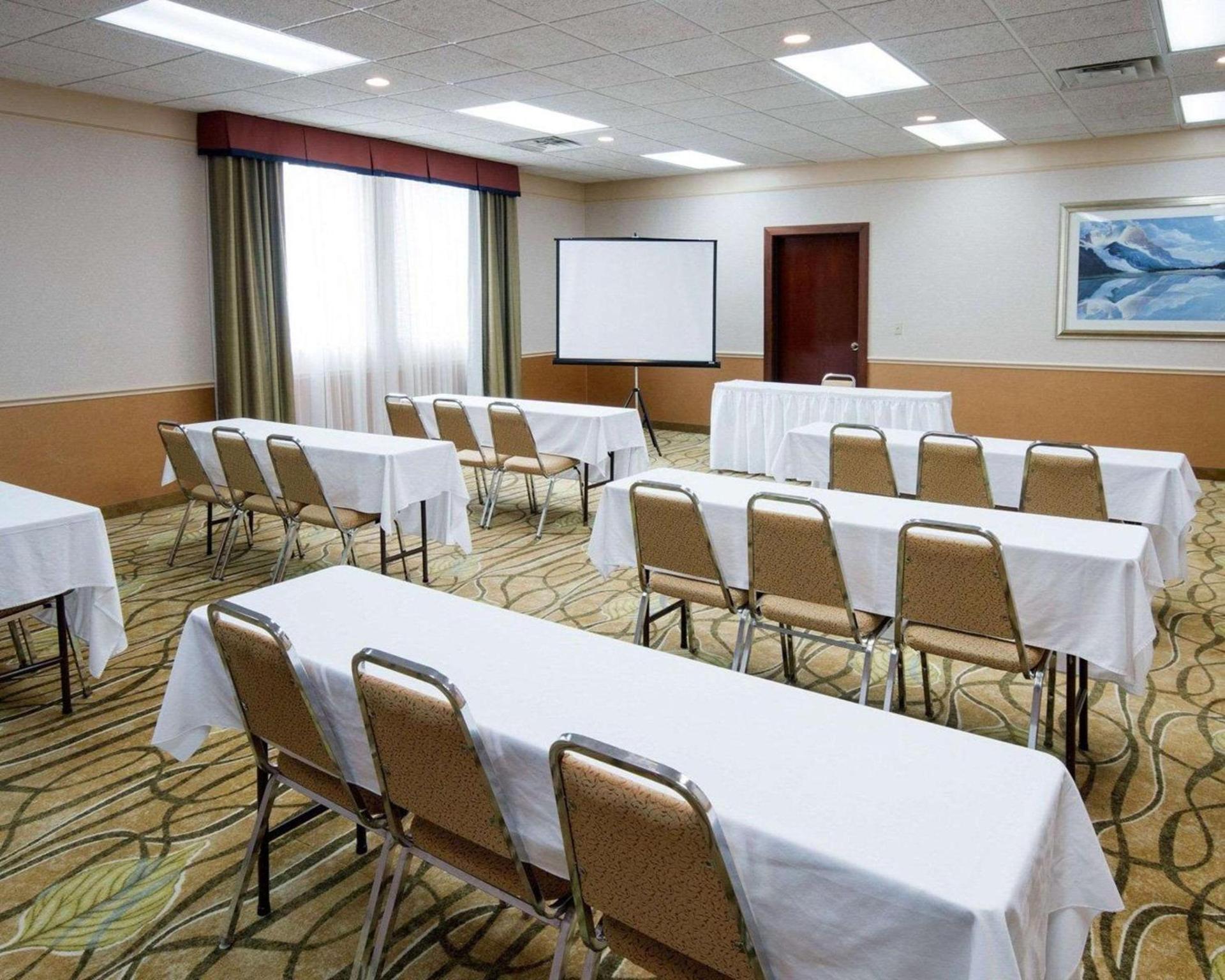 Comfort Suites Parkersburg South photo 37