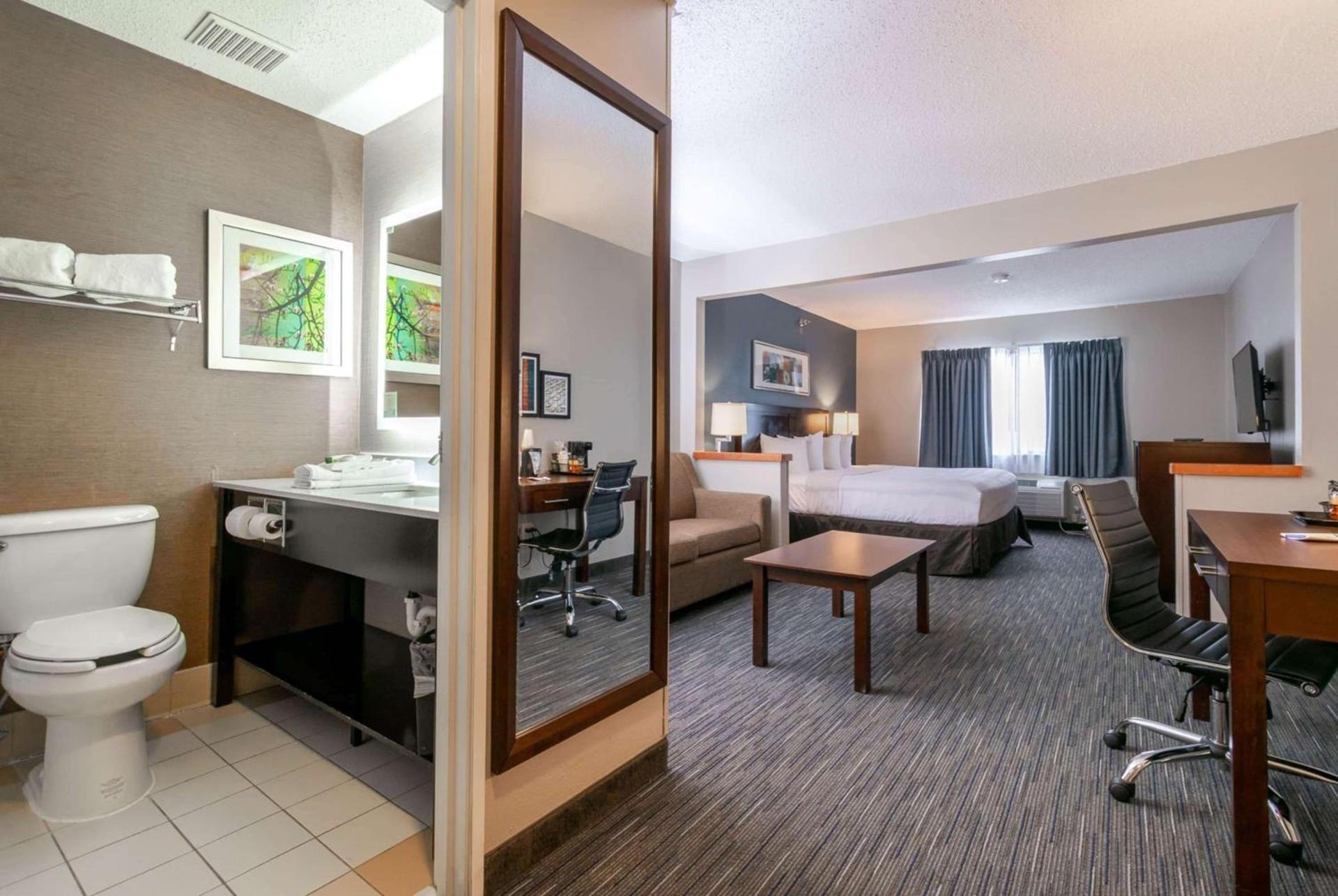 Wingate by Wyndham Great Falls photo 3