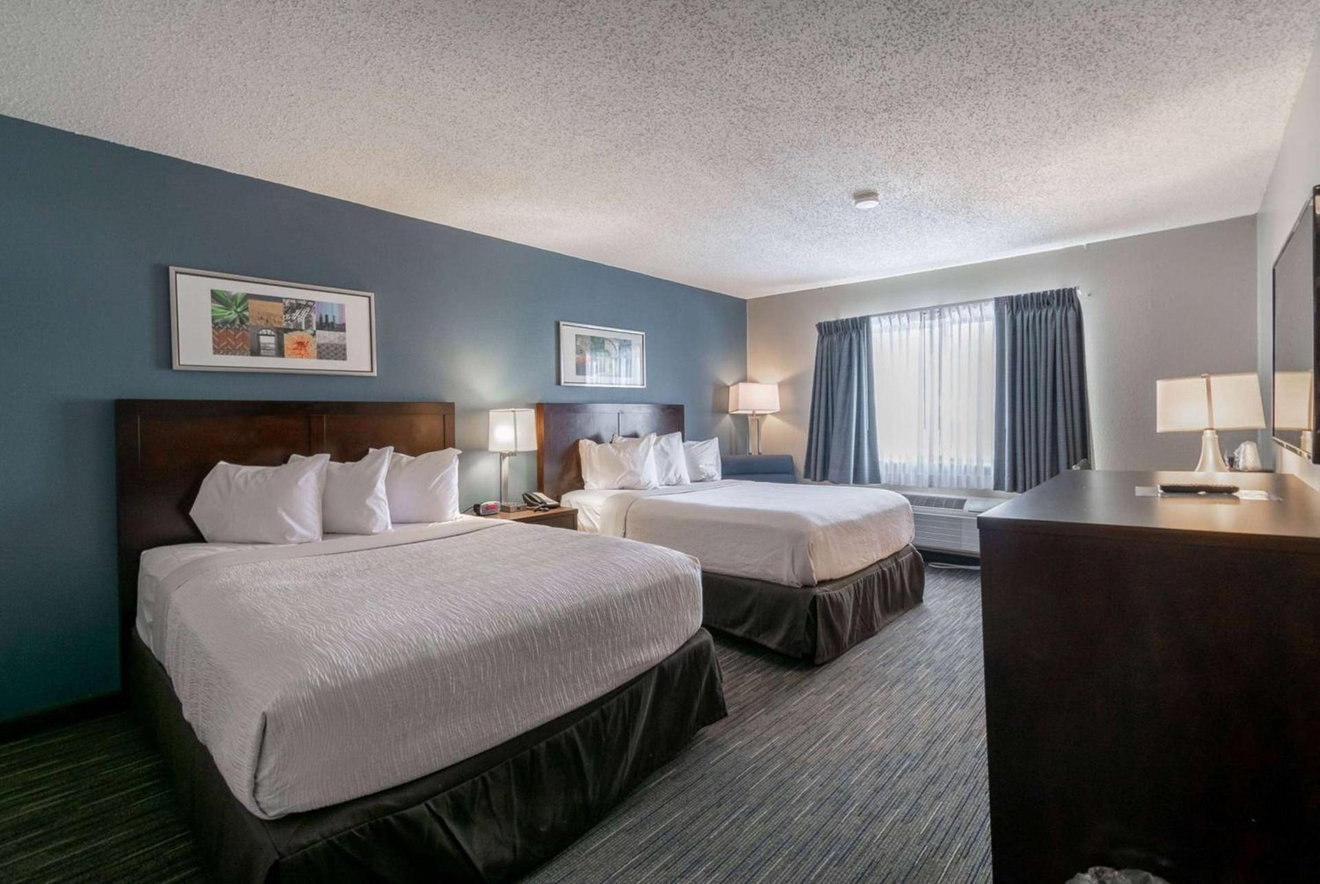Wingate by Wyndham Great Falls photo 8