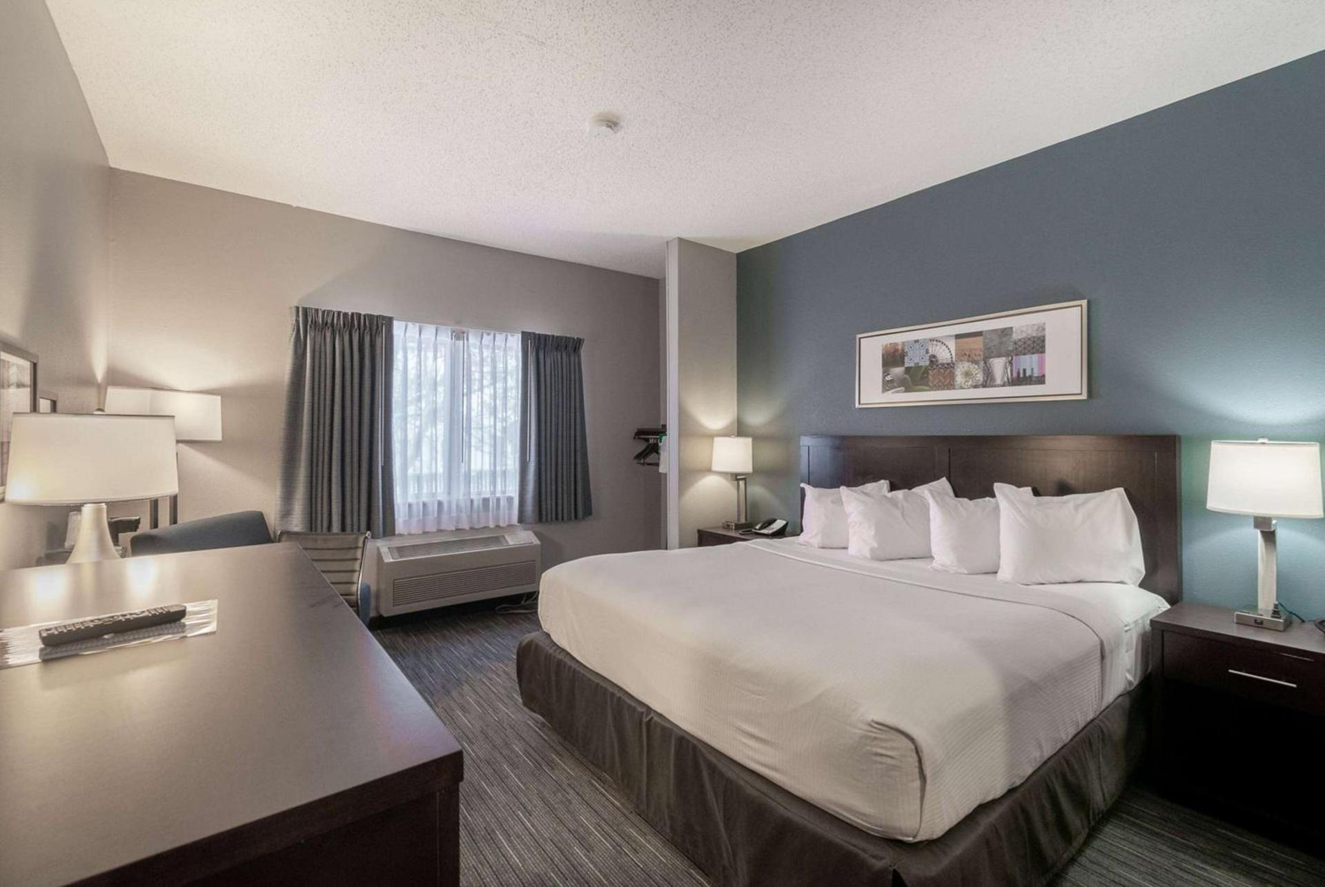 Wingate by Wyndham Great Falls photo 13